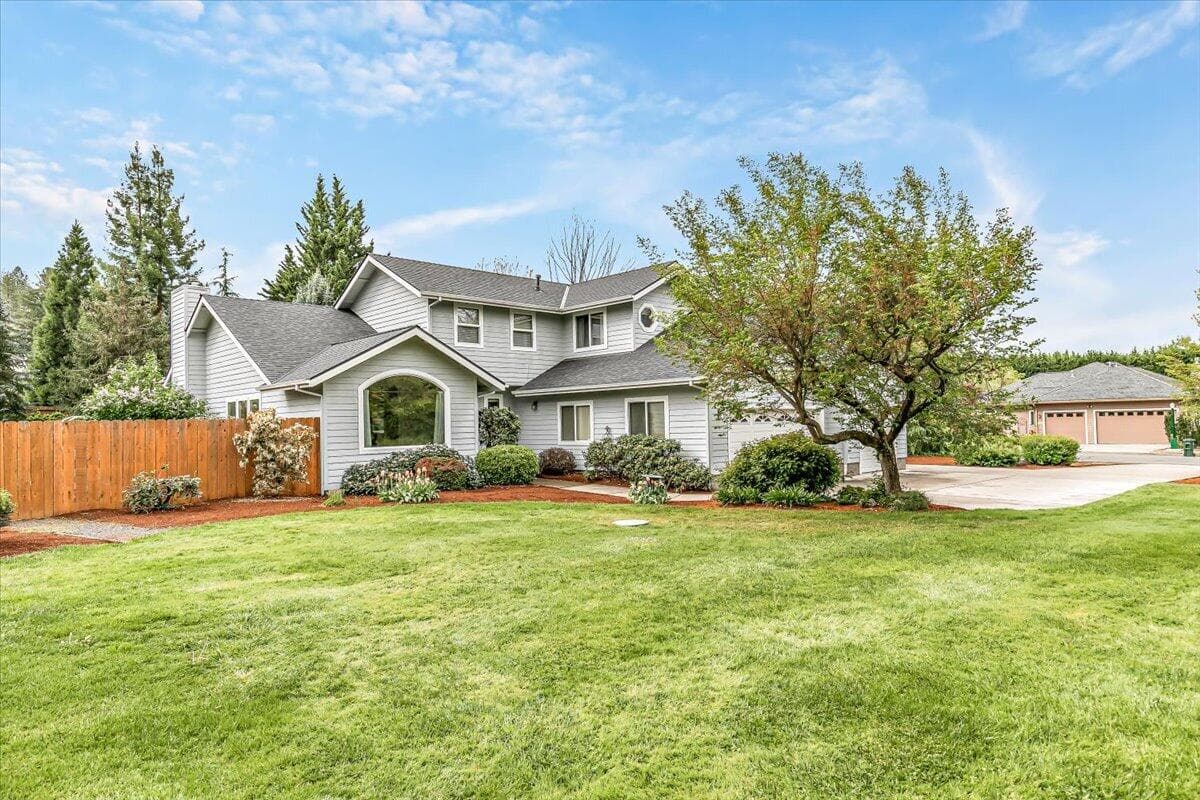 04-4. Photo 2 of 68, 133 Kingsgate Way, Grants Pass, OR 97527