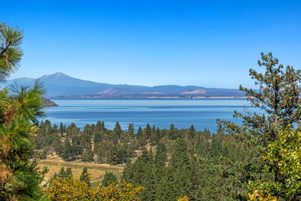 View Mt. Scott. Photo 3 of 25, 0 Osprey Lane Unit Lot 196, Klamath Falls, OR 97601