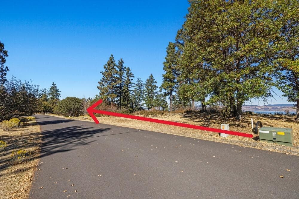 Level Osprey Lane. Photo 4 of 25, 0 Osprey Lane Unit Lot 196, Klamath Falls, OR 97601