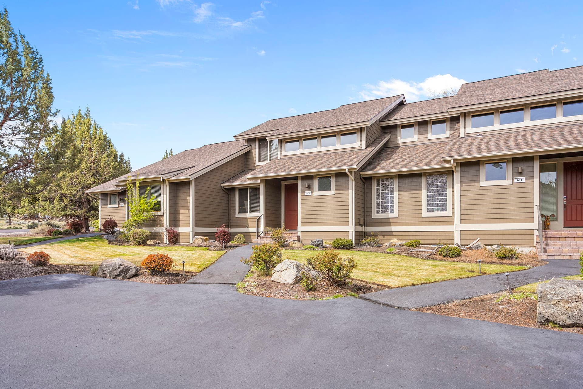 Front of Home 2. Photo 2 of 39, 679 Sage Country Court, Redmond, OR 97756