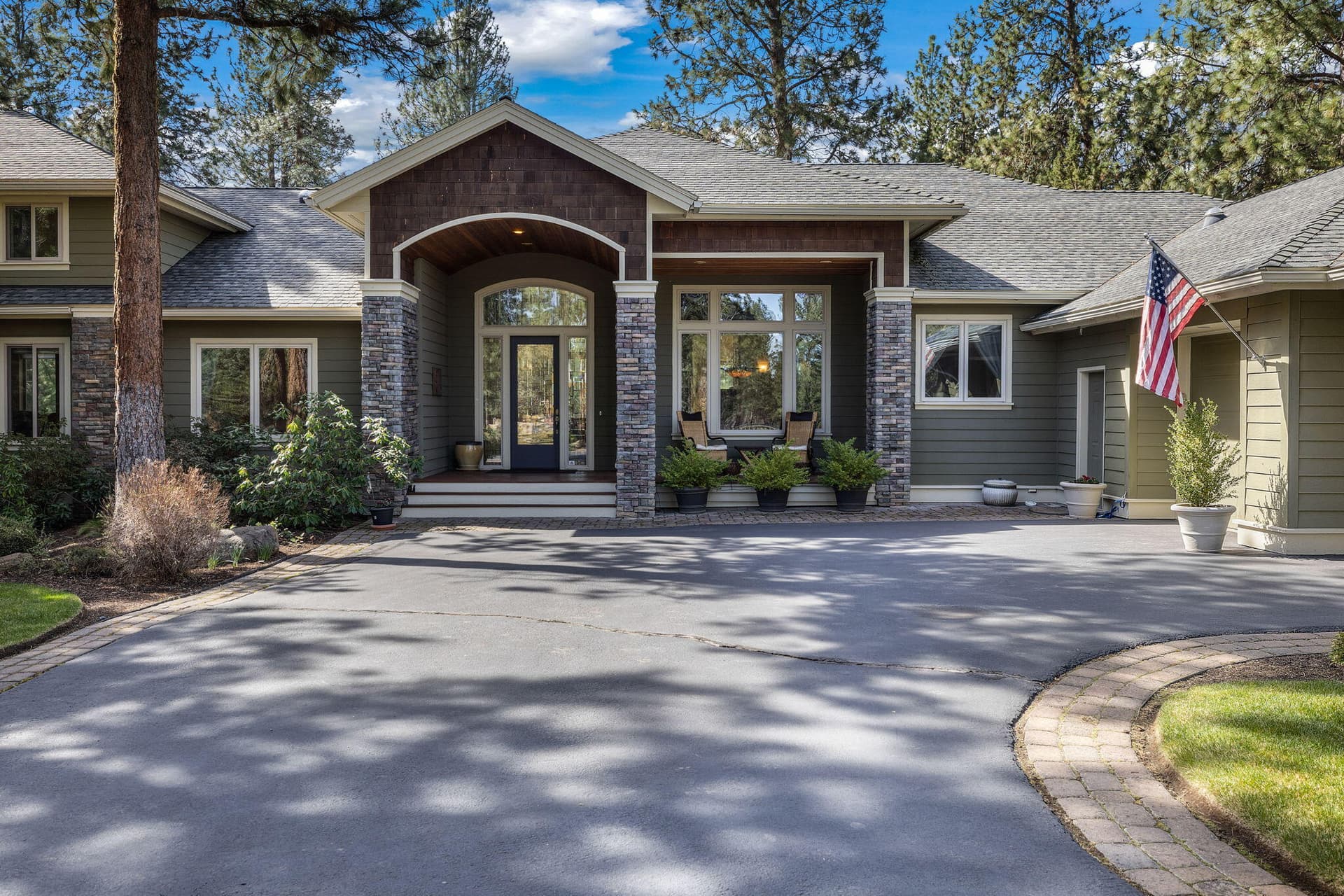 2026_04_19_16923_royal_coachman_drive_si. Photo 5 of 81, 16923 Royal Coachman Drive, Sisters, OR 97759