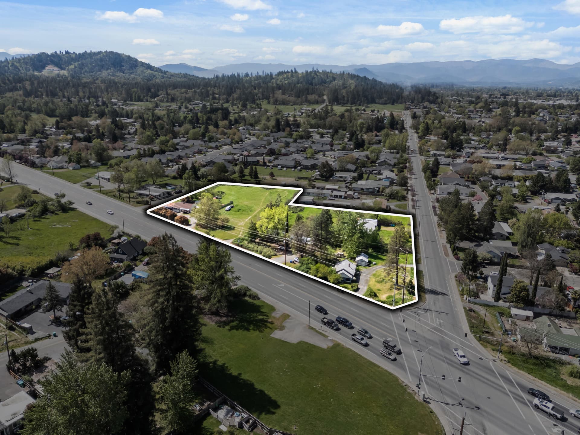 48_2024 williams hwy - lotline 05. Photo 5 of 51, 2024 Williams Highway, Grants Pass, OR 97527
