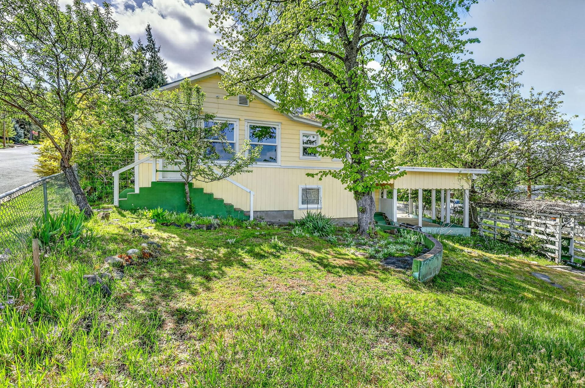 5. Photo 5 of 30, 480 Harrison Street, Ashland, OR 97520