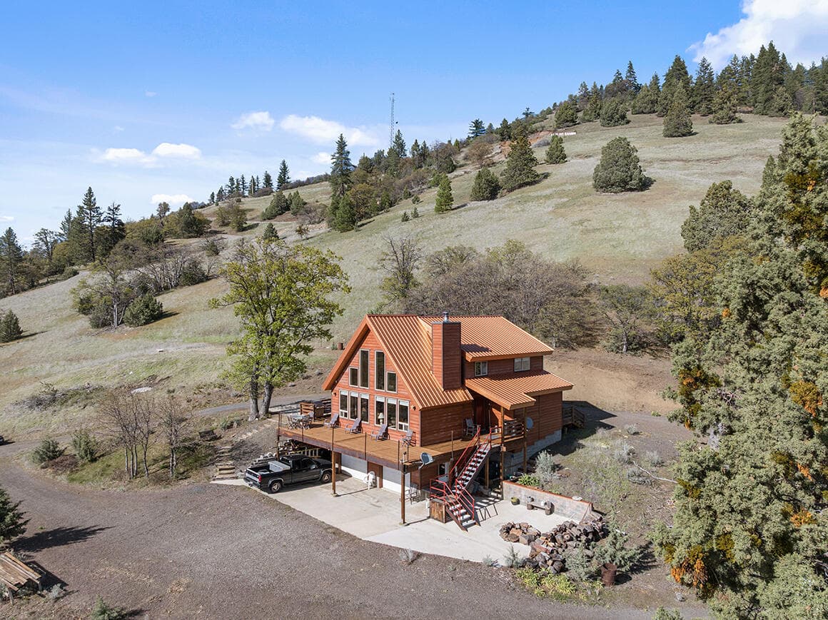 2. Photo 3 of 51, 12673 Highway 99, Ashland, OR 97520