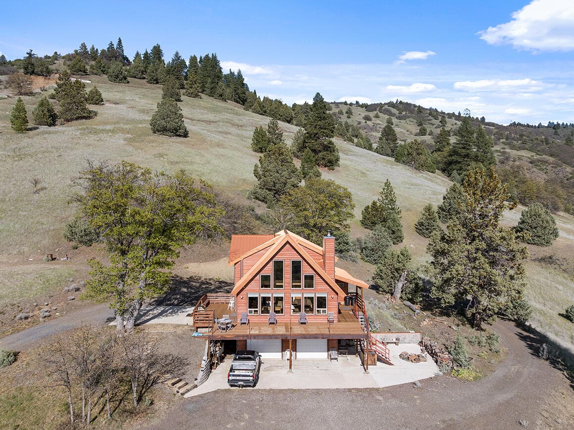 3. Photo 4 of 51, 12673 Highway 99, Ashland, OR 97520