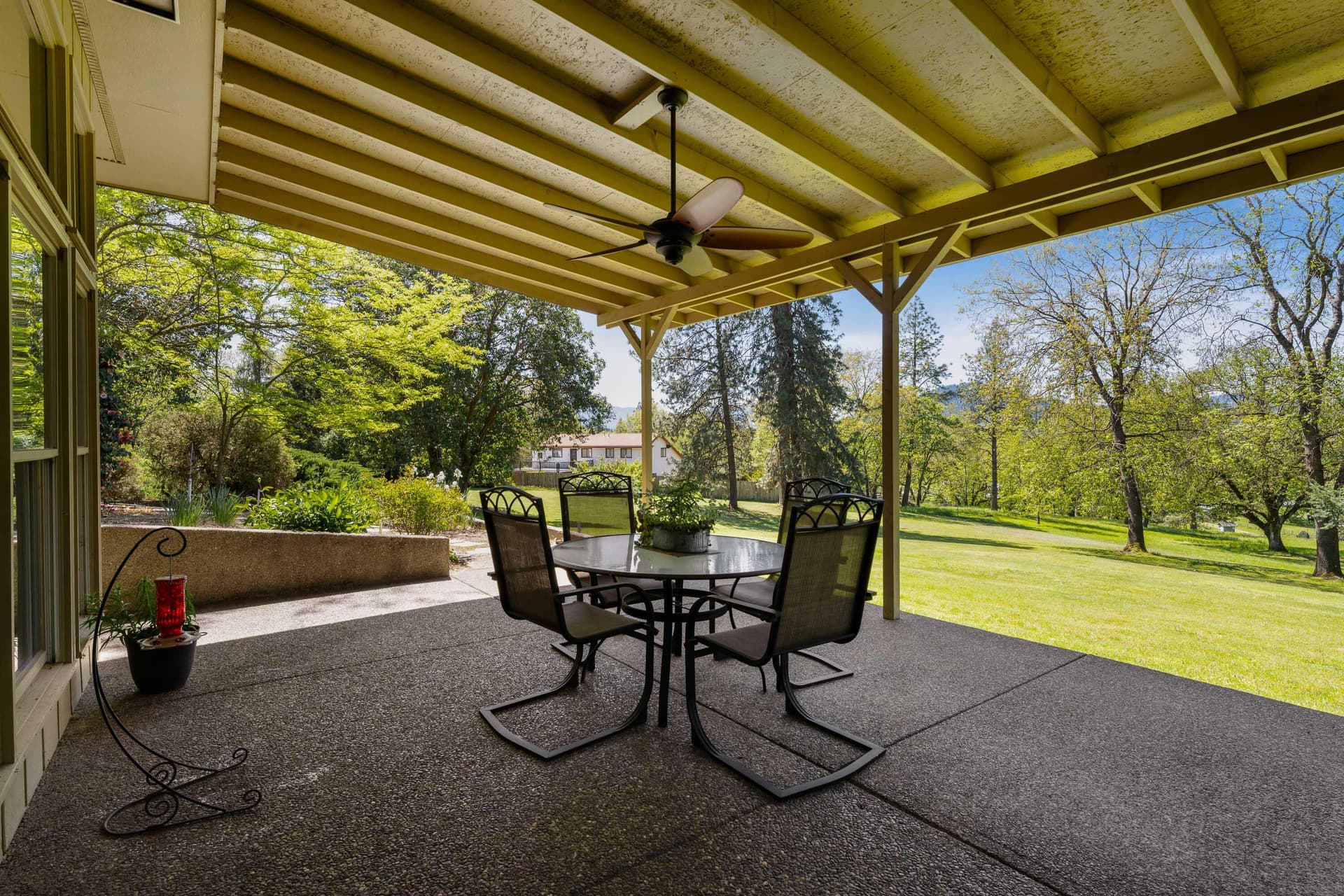 Country/Golf Club Feel. Photo 4 of 38, 254 El Camino Way, Grants Pass, OR 97526