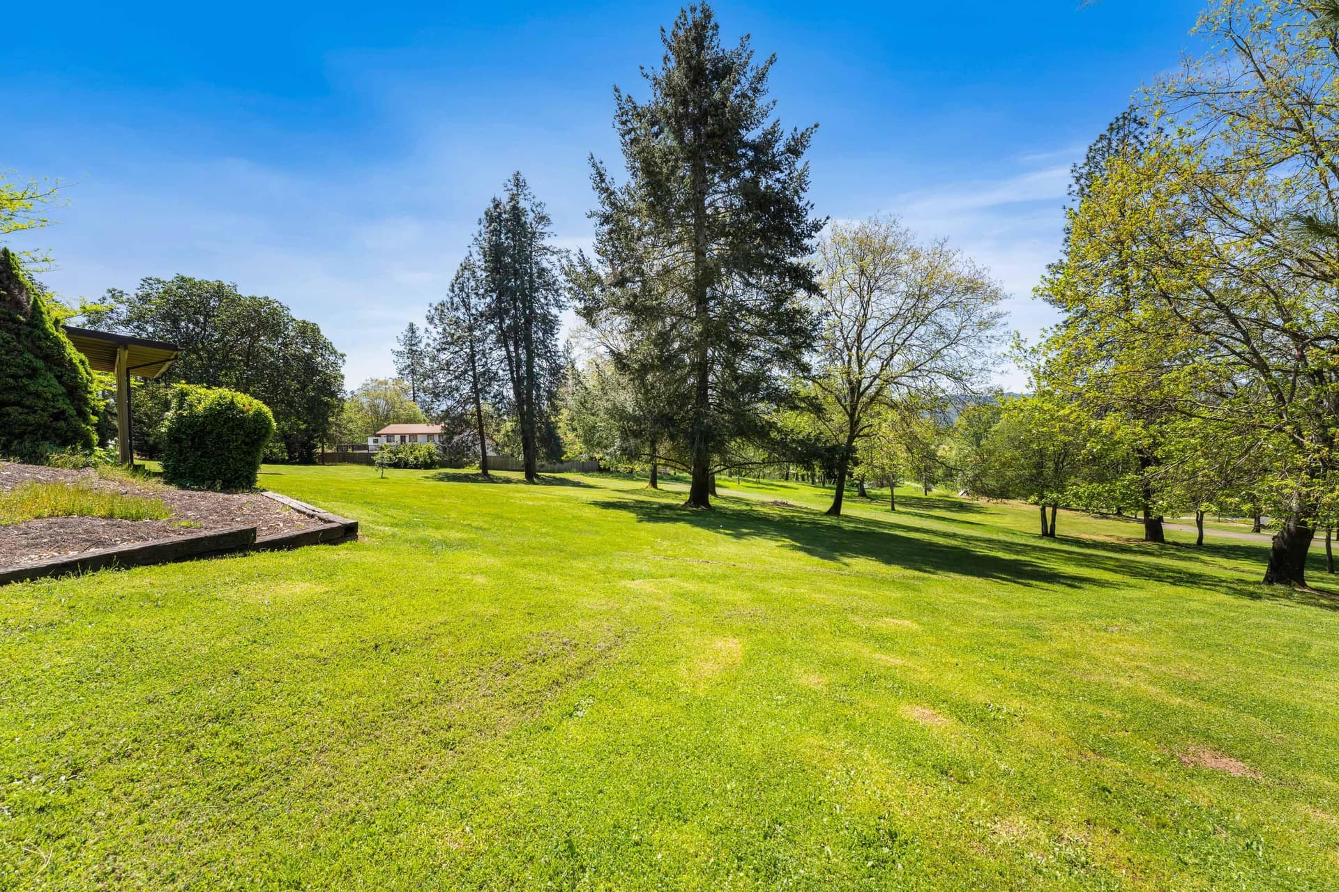 Country Club, Golf Club Feel. Photo 3 of 38, 254 El Camino Way, Grants Pass, OR 97526