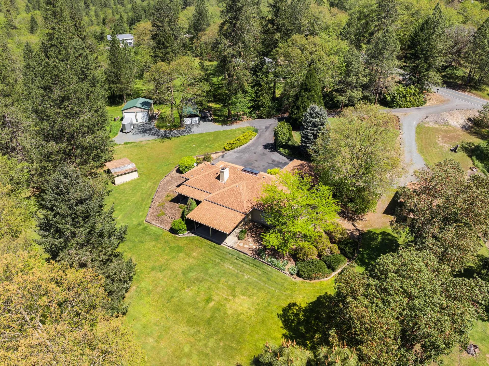 Country Club, Golf Club Feel. Photo 1 of 38, 254 El Camino Way, Grants Pass, OR 97526