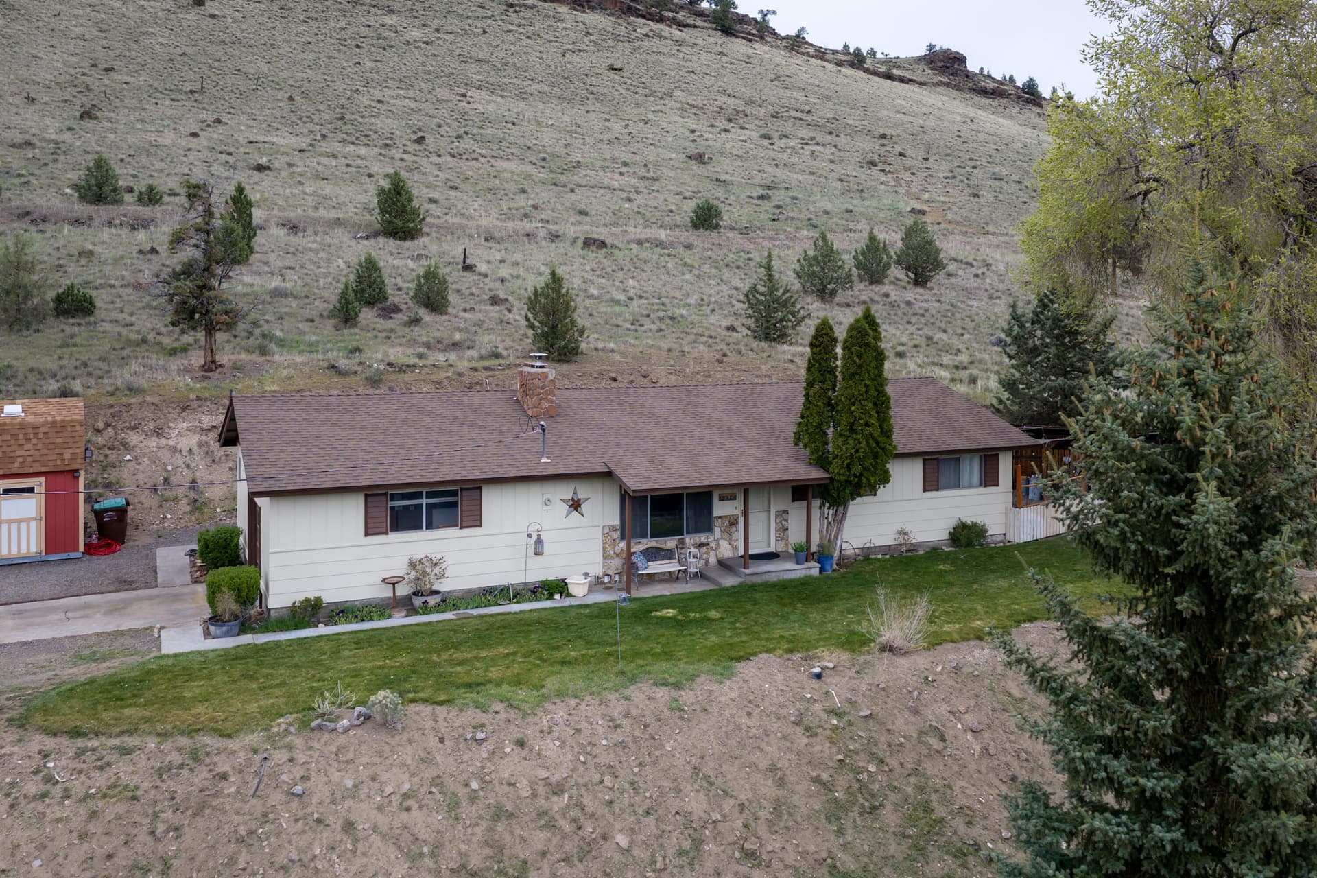TPark_0120_042126. Photo 2 of 40, 2577 SE Hill Street, Prineville, OR 97754