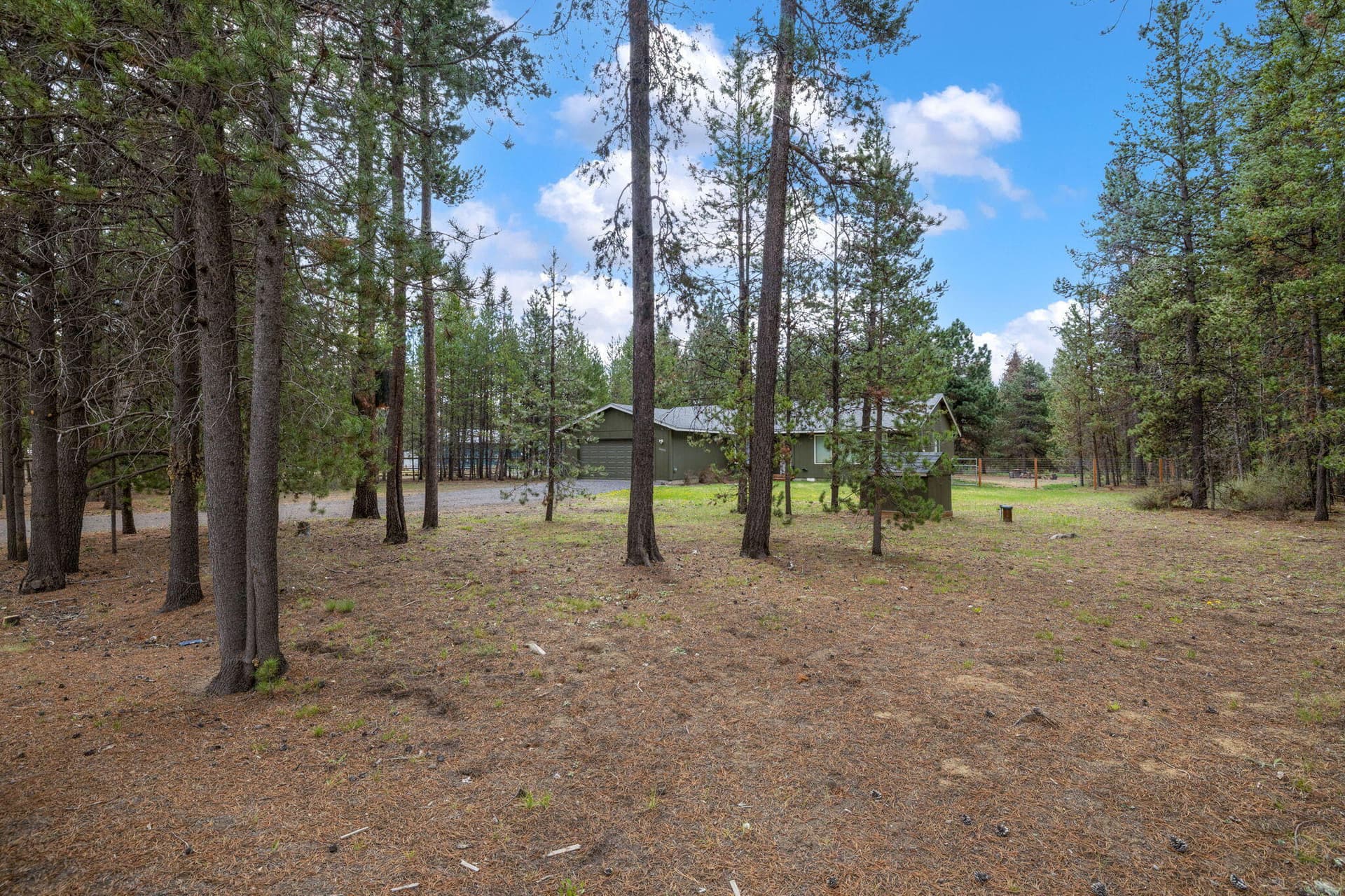 2026_04_20_snowberry_exterior-1. Photo 3 of 35, 16053 Snowberry Lane, La Pine, OR 97739