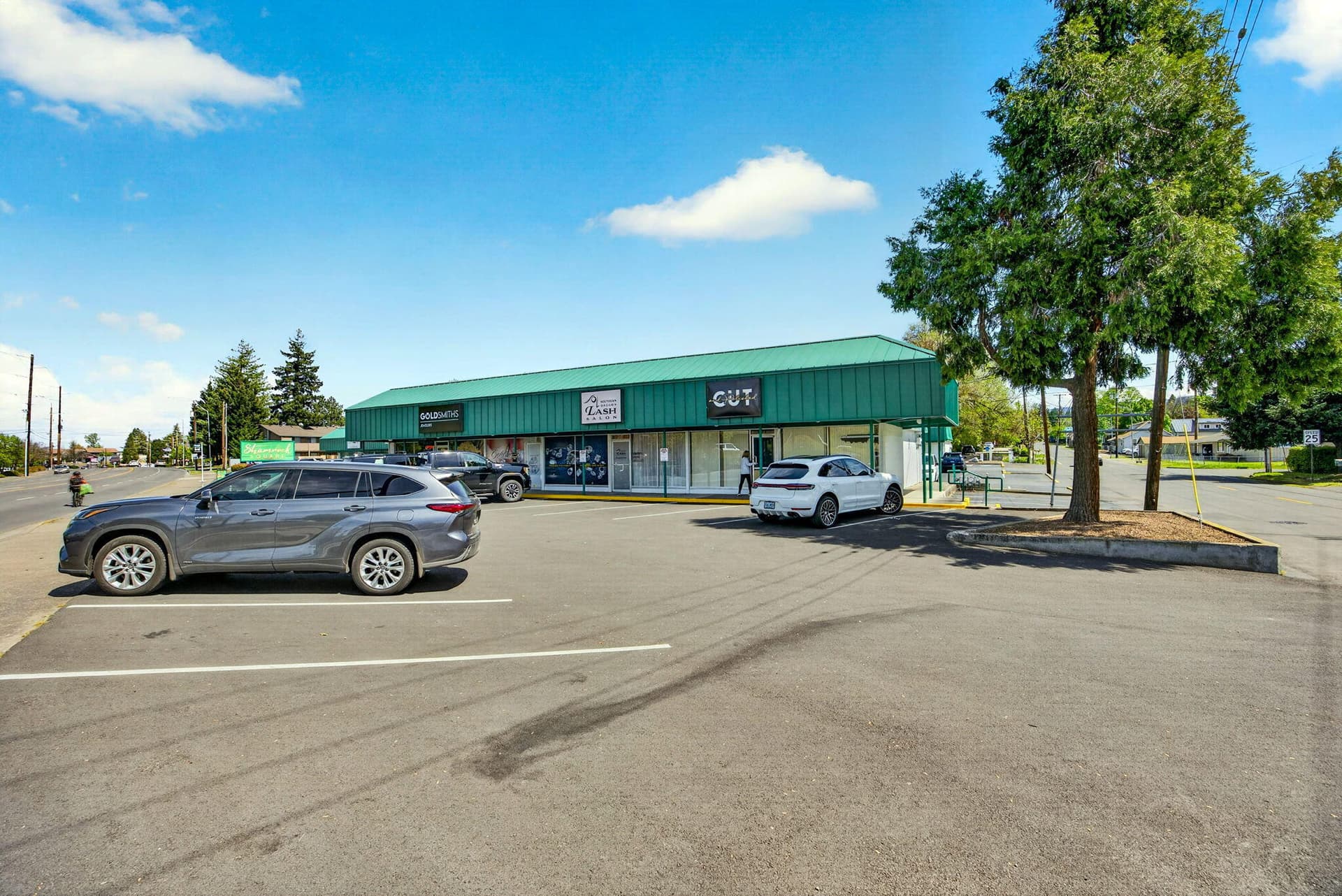 4. Photo 4 of 22, 602 Crater Lake Avenue, Medford, OR 97504
