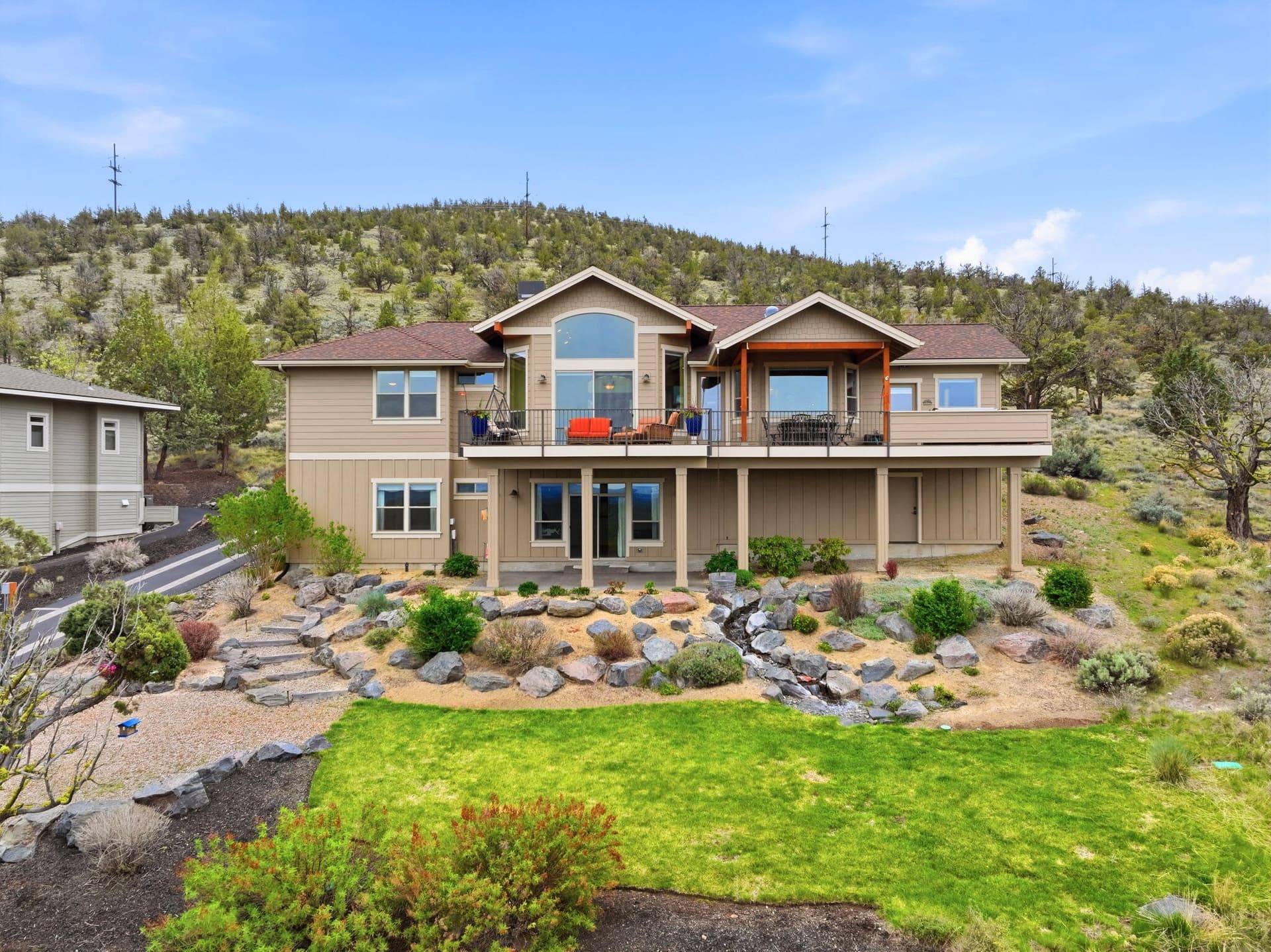6-web-or-mls-Riley_Visuals_002_exterior. Photo 5 of 69, 10151 Sundance Ridge Loop, Redmond, OR 97756