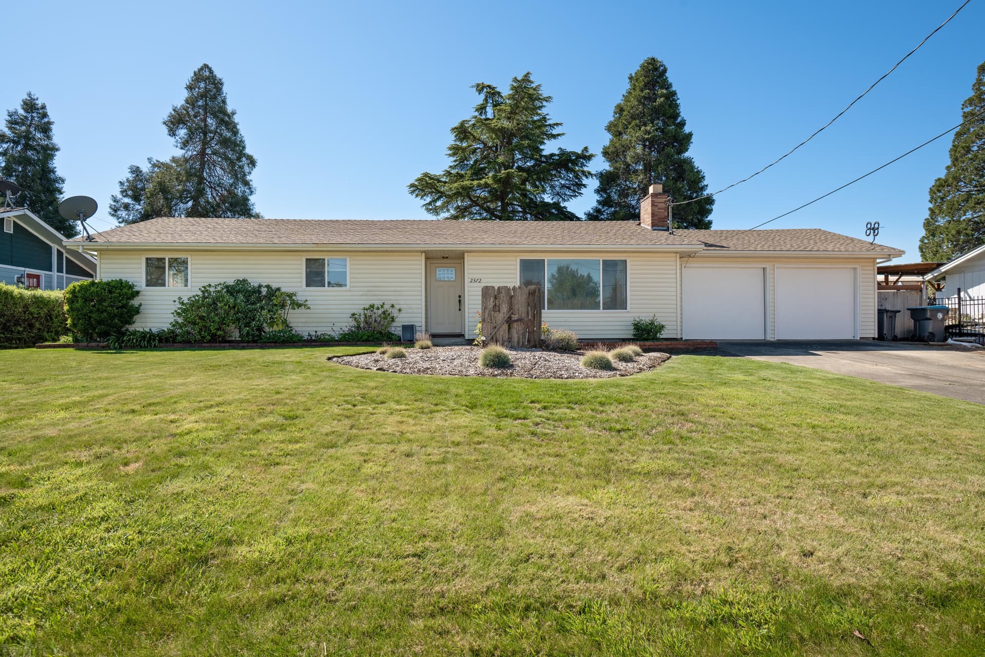 McAndrews021. Photo 1 of 14, 2372 E McAndrews Road, Medford, OR 97504