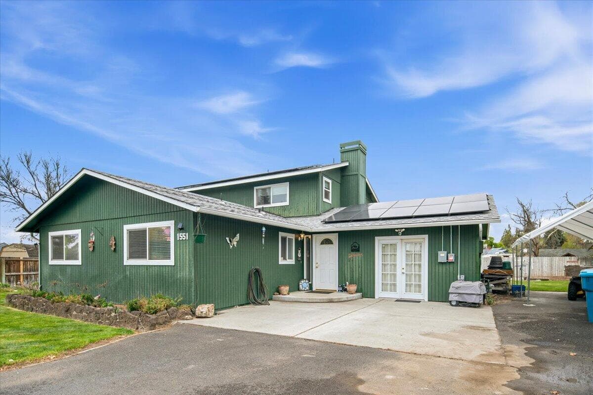 03-1551 SW Parkway Dr, Redmond-3. Photo 3 of 55, 1551 SW Parkway Drive, Redmond, OR 97756