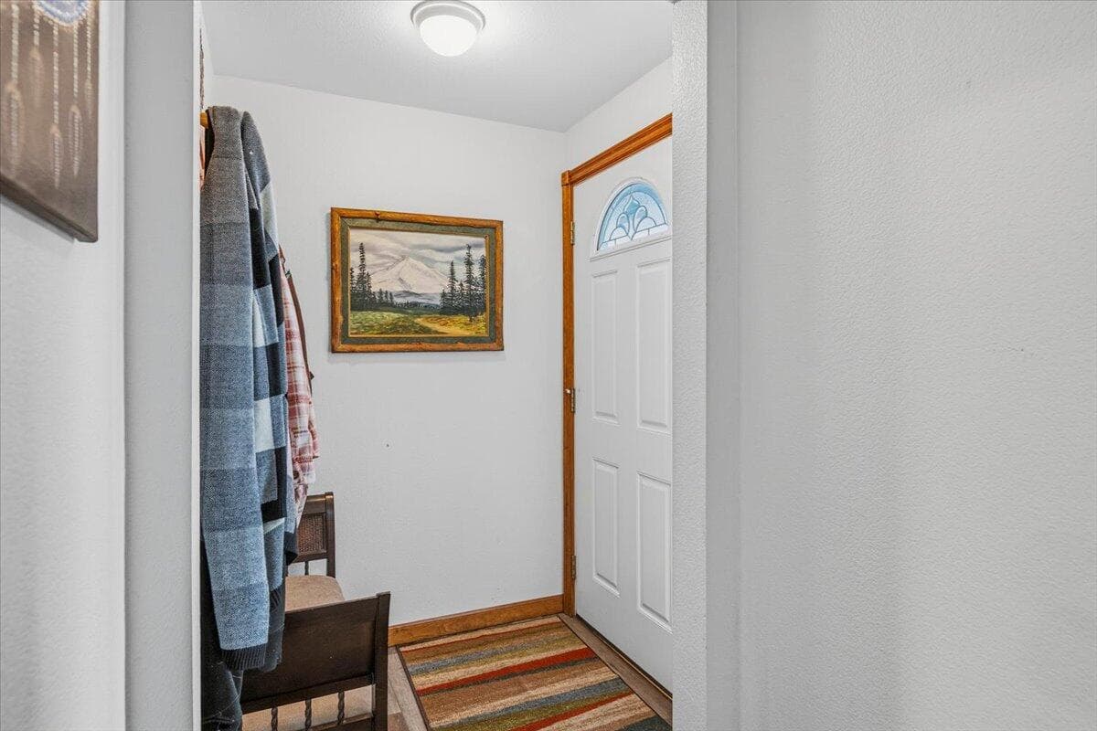 06-1551 SW Parkway Dr, Redmond-6. Photo 4 of 55, 1551 SW Parkway Drive, Redmond, OR 97756