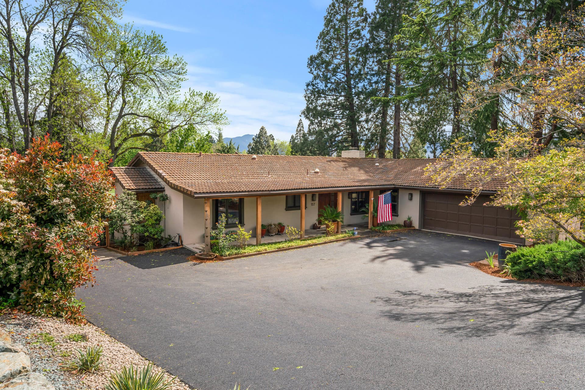 04. Photo 1 of 32, 157 Littrell Drive, Medford, OR 97504