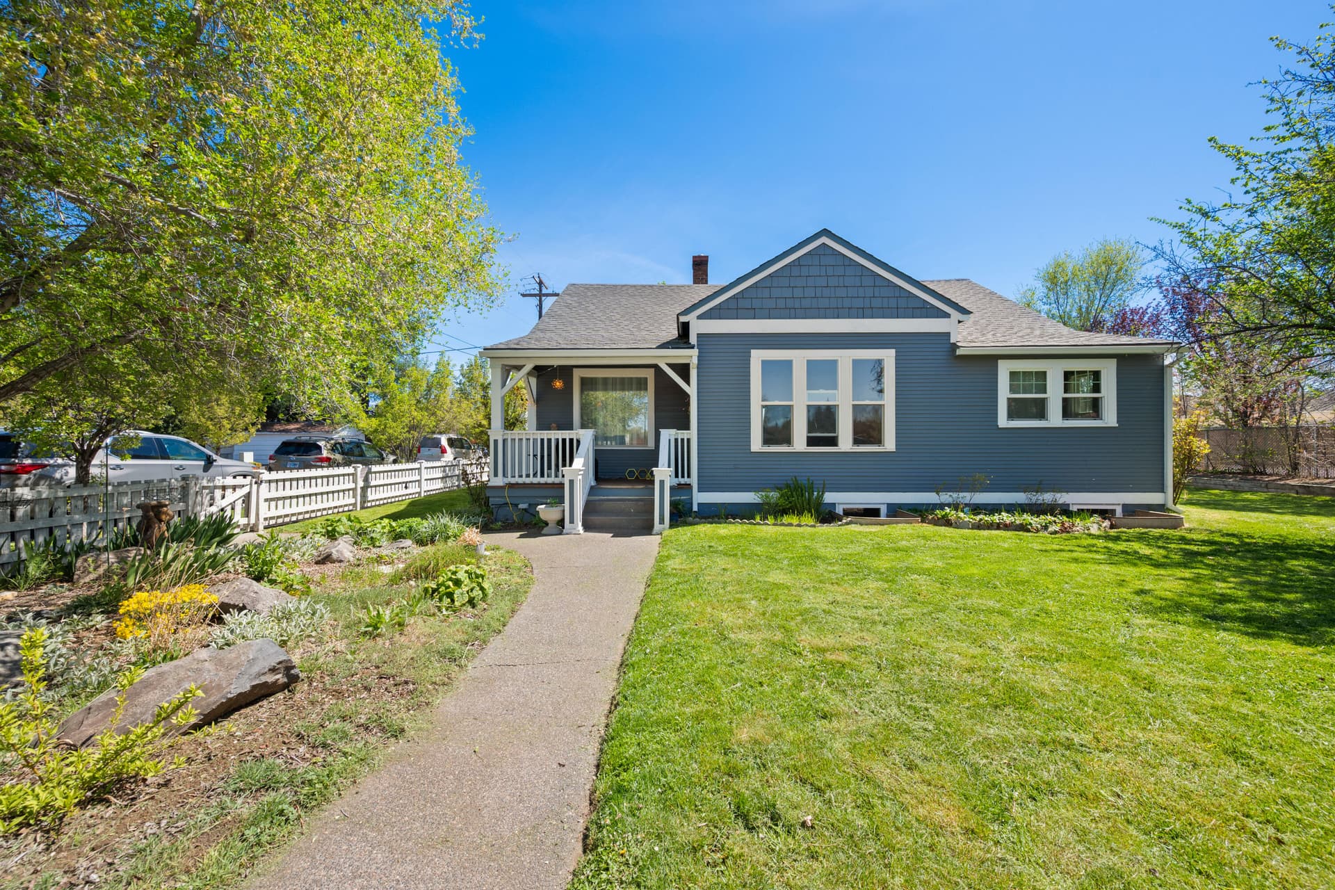 714SWCascadeAve-2. Photo 2 of 35, 714 SW Cascade Avenue, Redmond, OR 97756