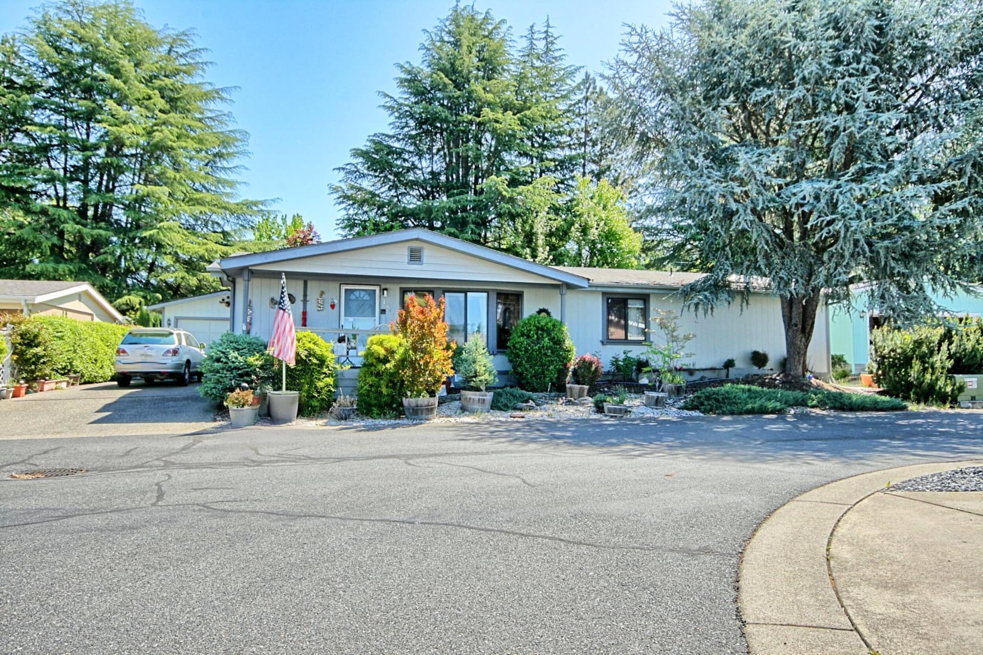 Tamarac. Photo 1 of 35, 1848 Tamarac Lane, Grants Pass, OR 97527