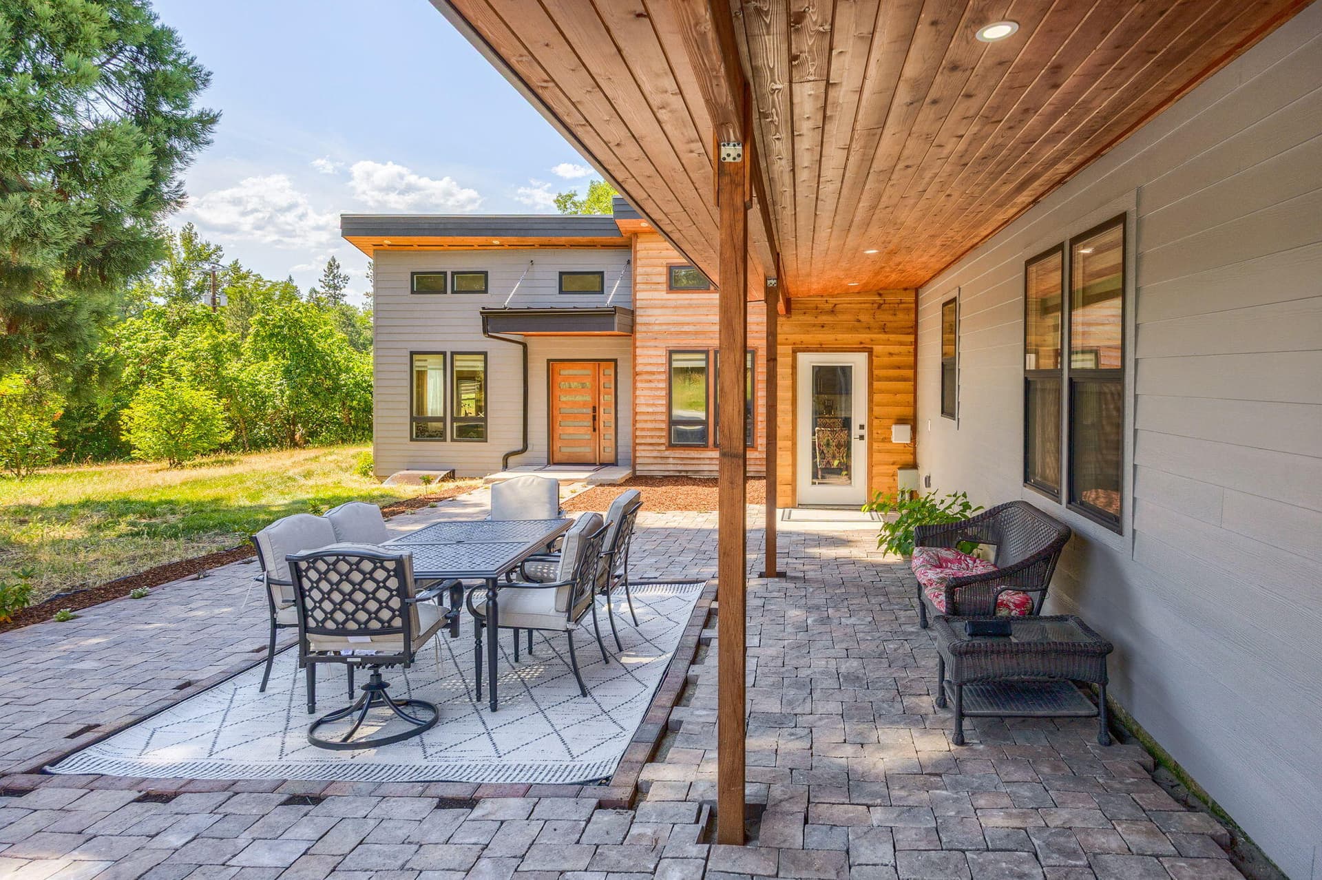 ApxHD (15). Photo 4 of 55, 4235 Highland Avenue, Grants Pass, OR 97526