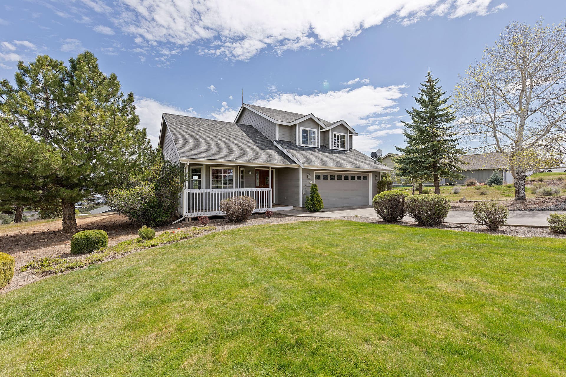 Front of House. Photo 1 of 35, 1917 NE Squire Drive, Madras, OR 97741
