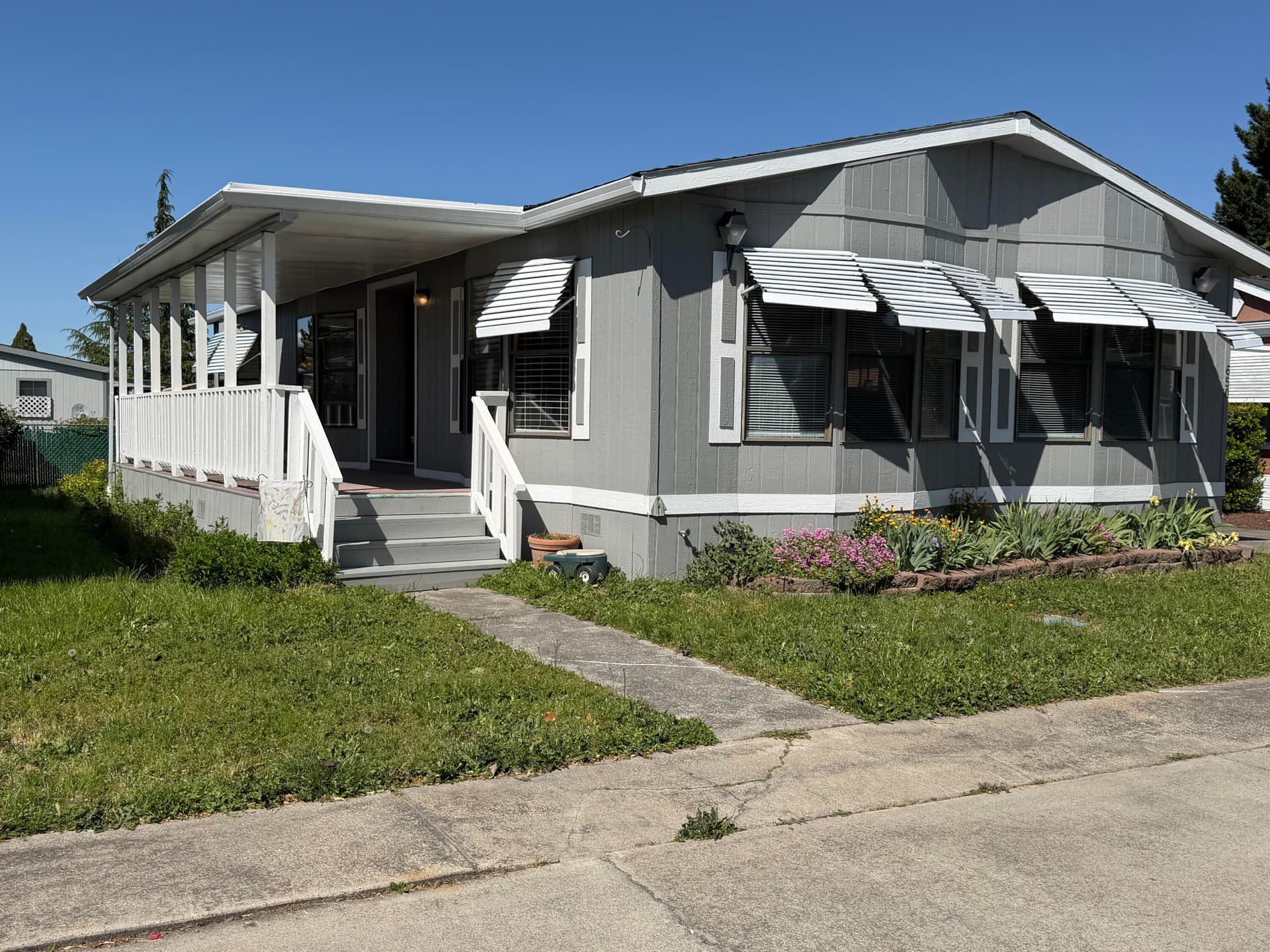 650 HEDY JAYNE. Photo 1 of 33, 650 Hedy Jayne, Medford, OR 97501