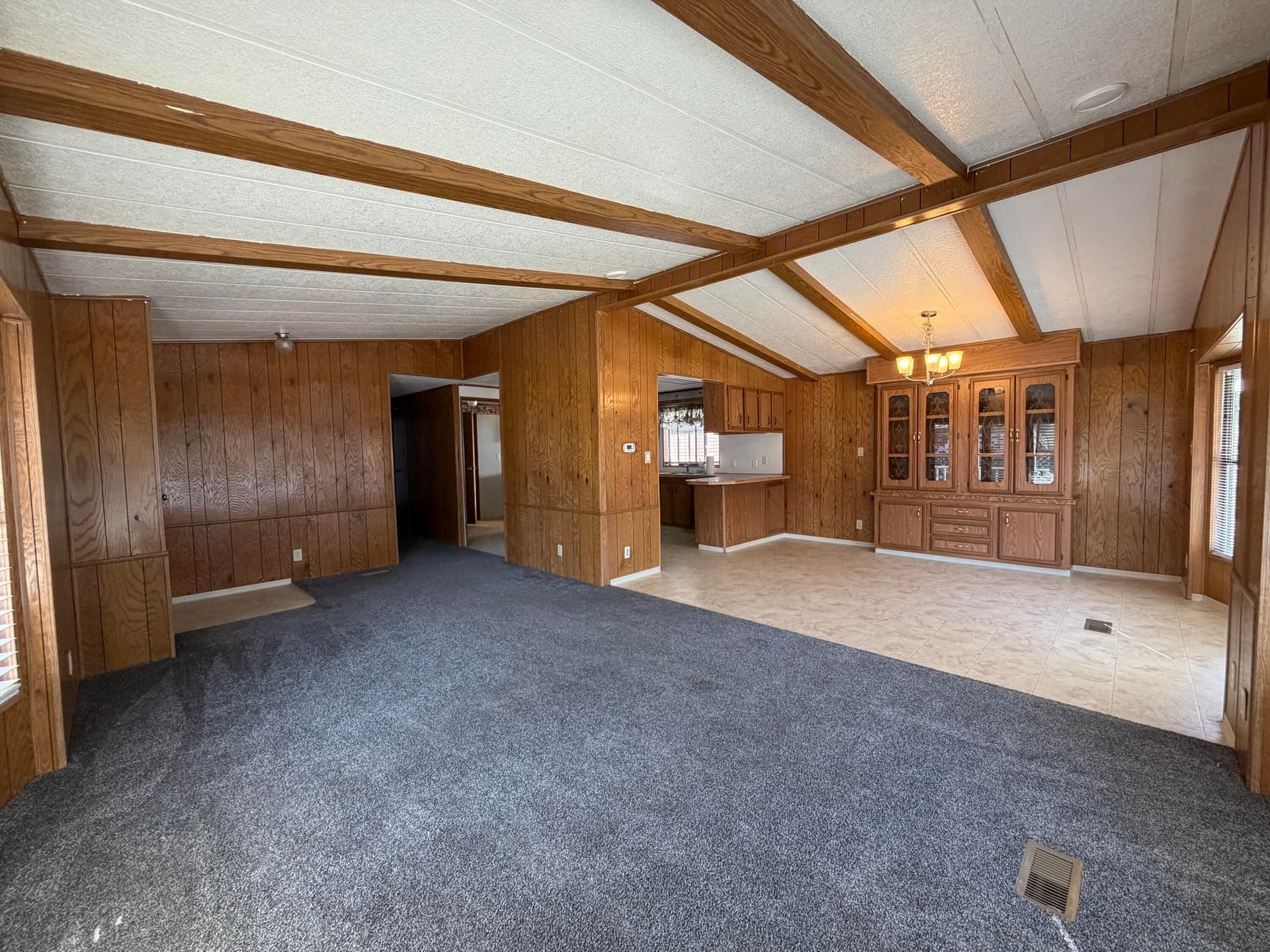 LIVING ROOM ENTRY. Photo 5 of 33, 650 Hedy Jayne, Medford, OR 97501