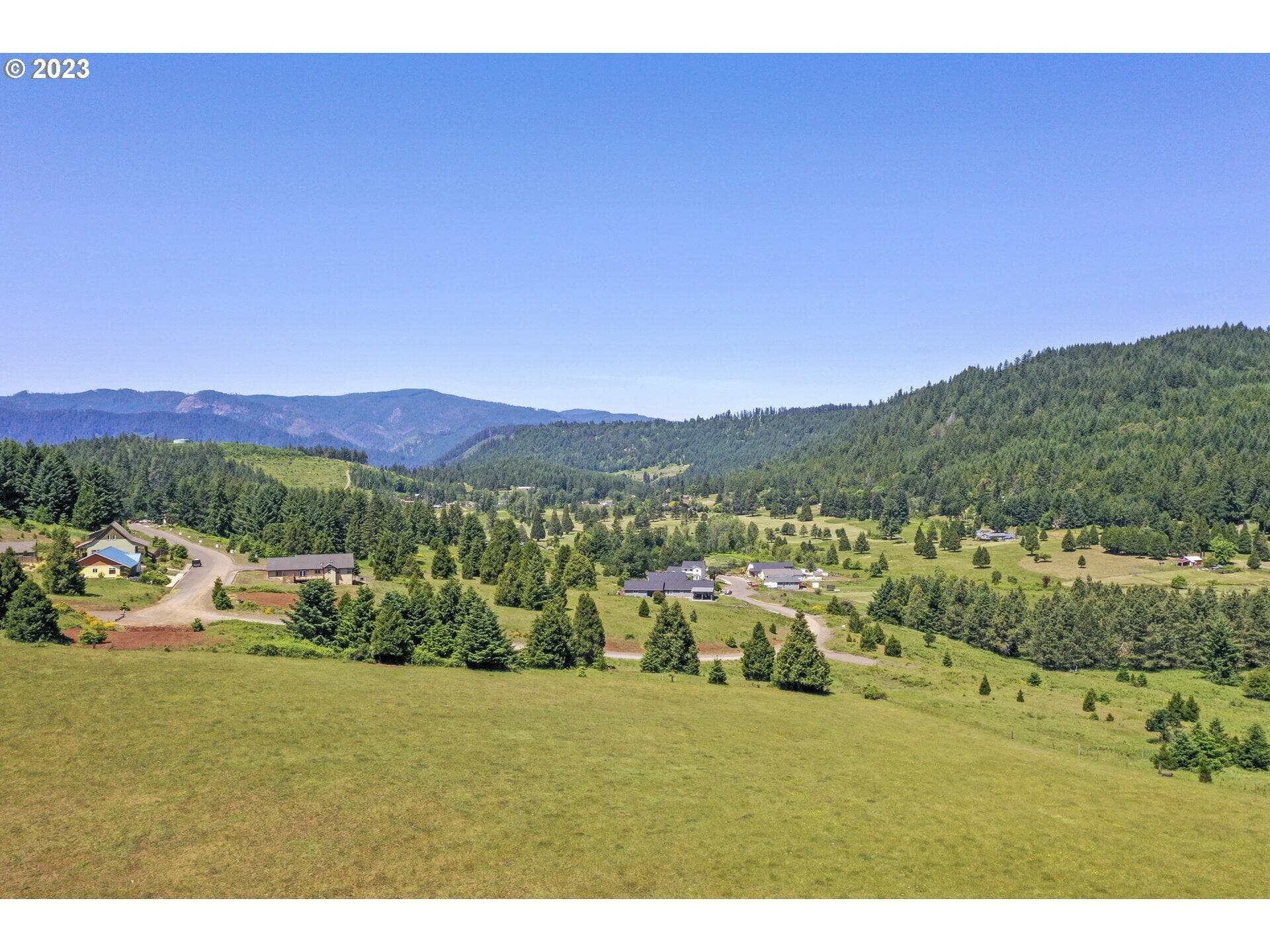 741566274-12. Photo 2 of 4, Bugle Loop Unit TL 1301, Oakridge, OR 97463