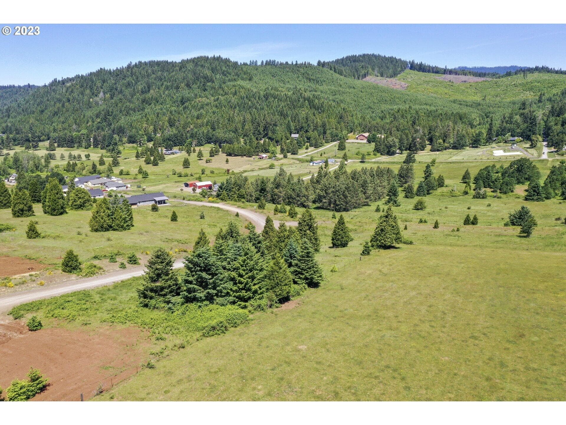 741566274-7. Photo 3 of 7, Bugle Loop Unit TL 1305, Oakridge, OR 97463