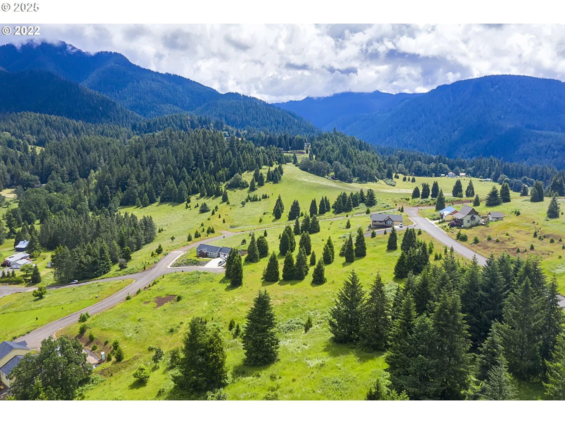 741566274-17. Photo 5 of 7, Bugle Loop Unit TL 1305, Oakridge, OR 97463