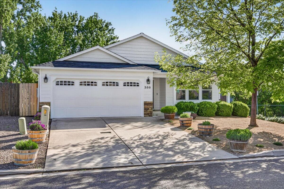 Exterior. Photo 1 of 27, 500 Antilles Lane, Medford, OR 97501