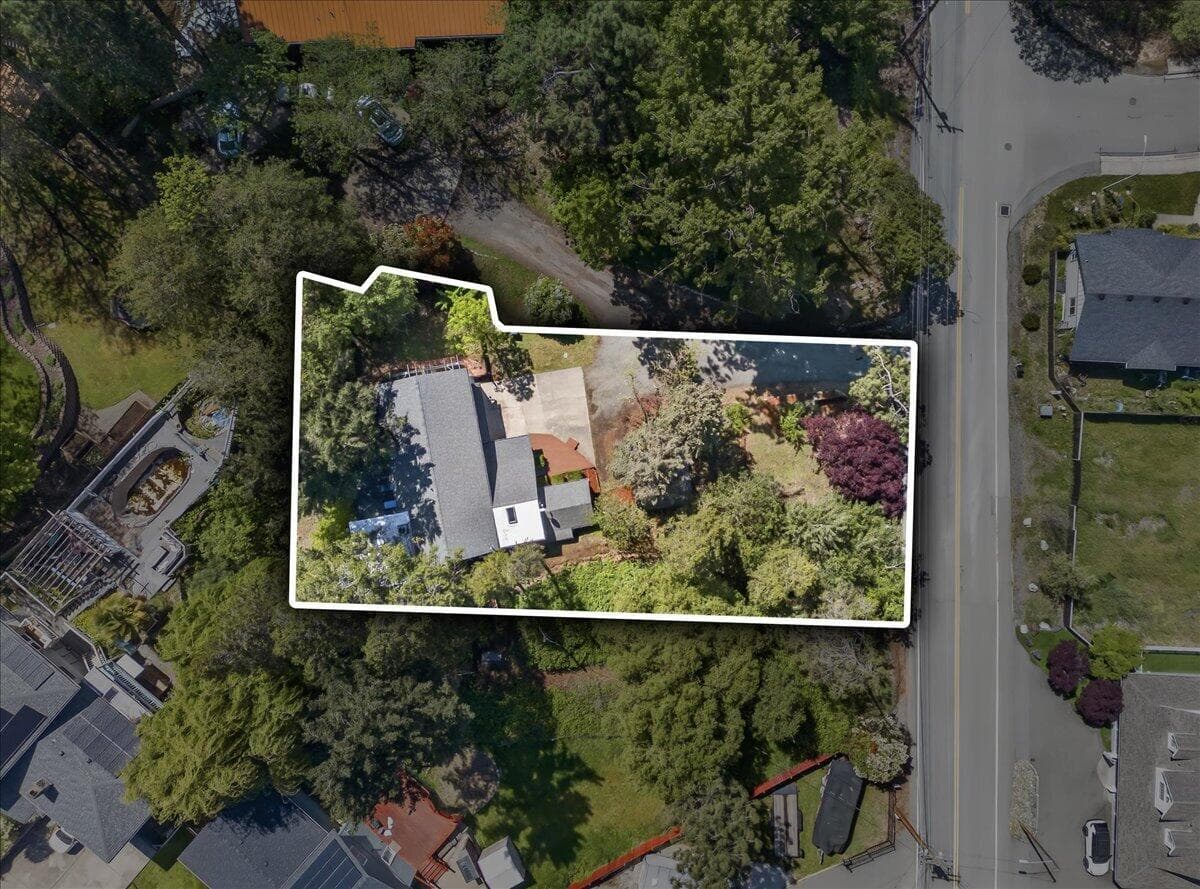 59-59. Photo 3 of 55, 1635 NE Beacon Drive, Grants Pass, OR 97526