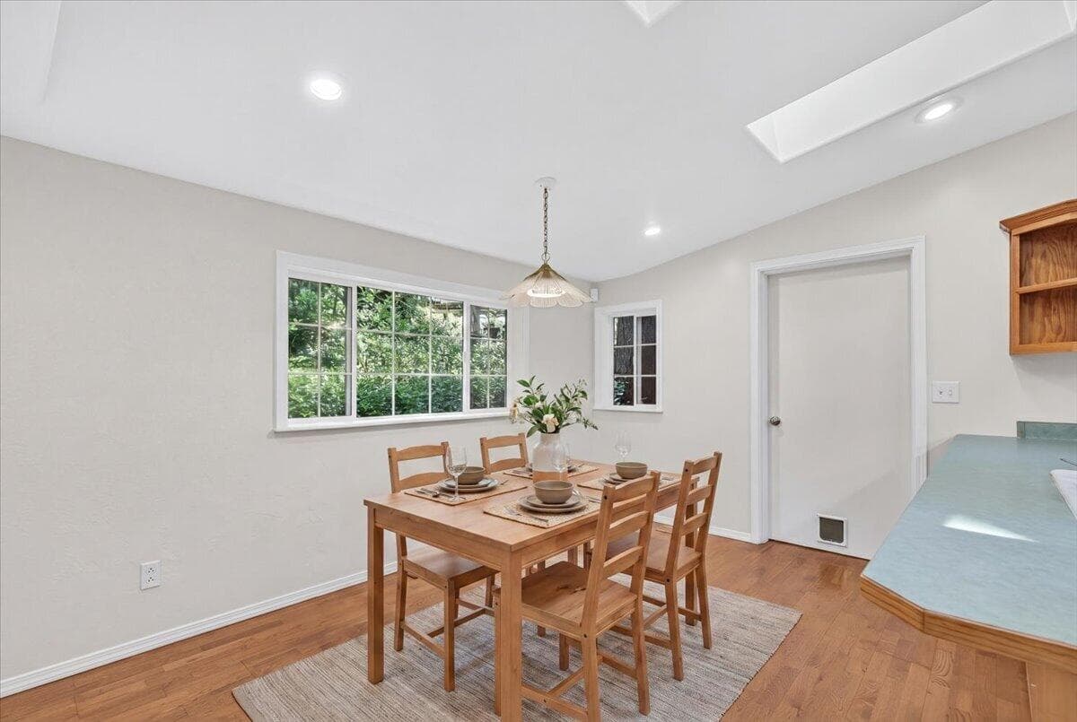 66-66. Photo 4 of 55, 1635 NE Beacon Drive, Grants Pass, OR 97526