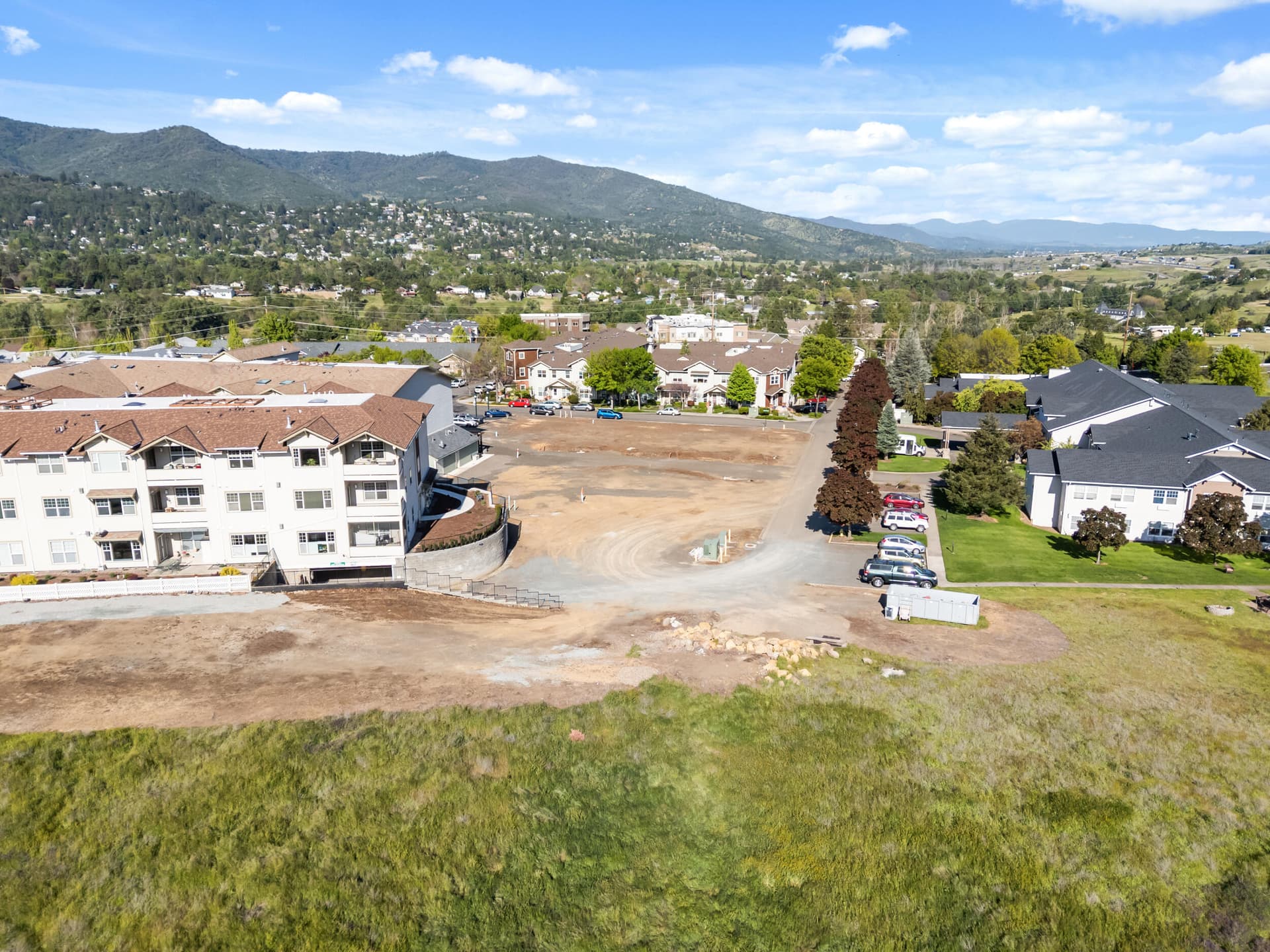 5_933 mountain meadows cir, ashland, or. Photo 5 of 21, 993 Mountain Meadows Drive, Ashland, OR 97520