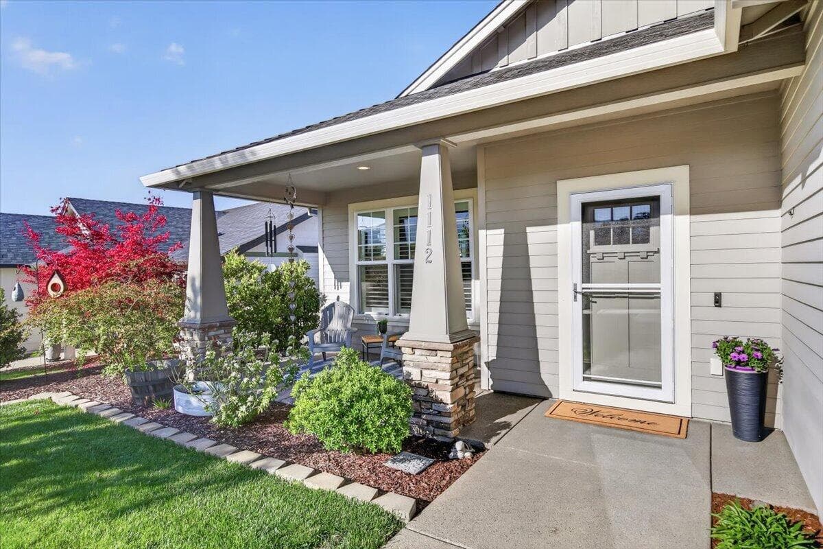 07-7. Photo 5 of 42, 1112 Stanford Avenue, Medford, OR 97504
