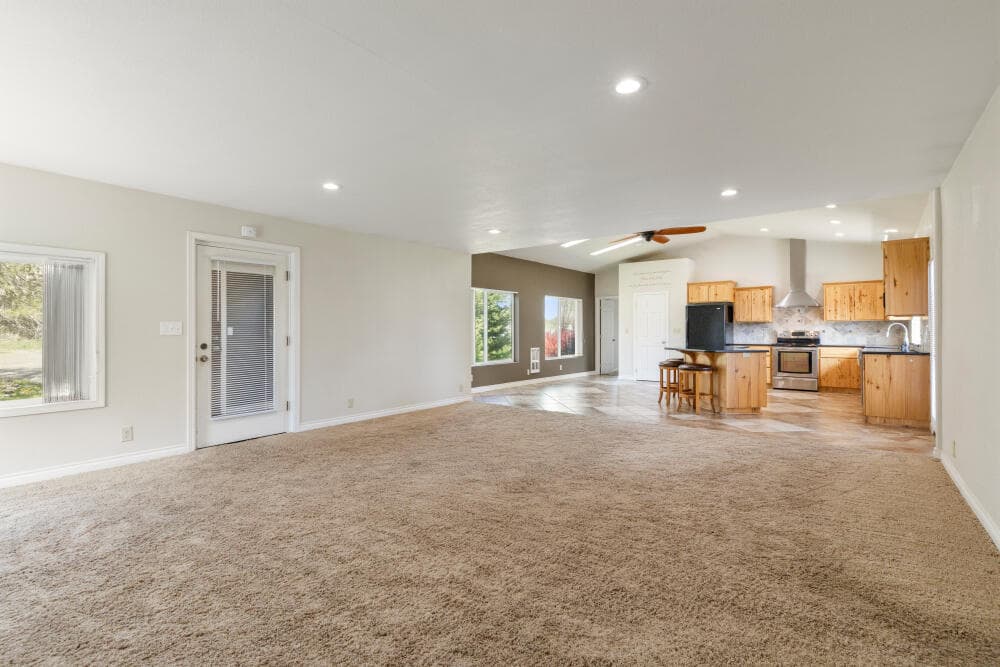 Great Room. Photo 5 of 25, 2761 Minna Street, Bonanza, OR 97623