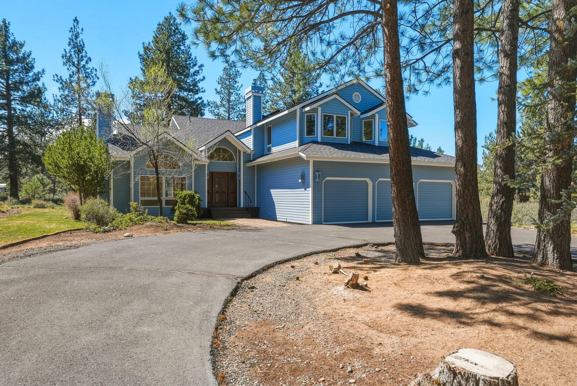 5-web-or-mls-Riley_Visuals_042_Exterior. Photo 4 of 83, 60309 Tall Pine Avenue, Bend, OR 97702