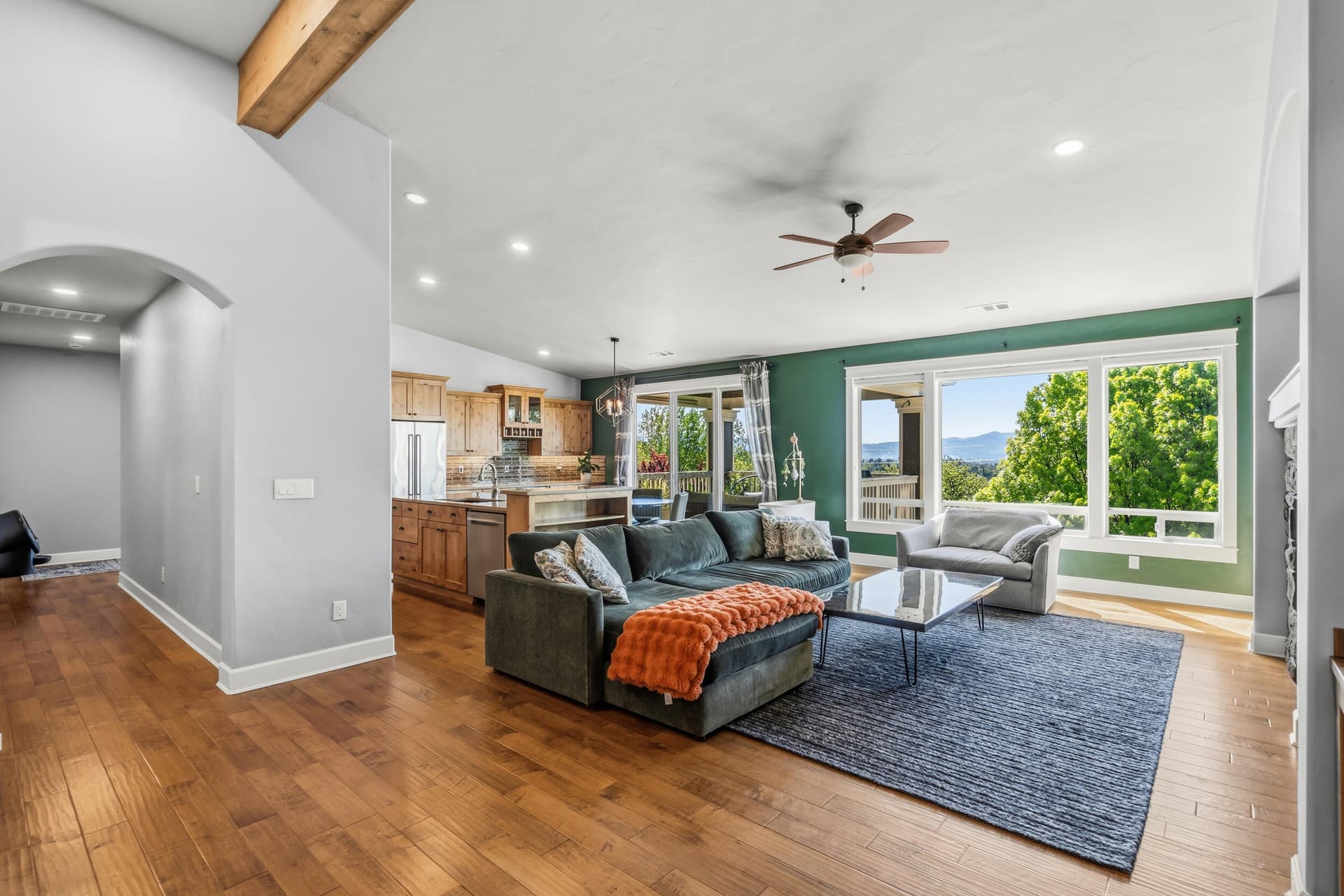 Great Room. Photo 4 of 48, 536 W La Strada Circle, Medford, OR 97504