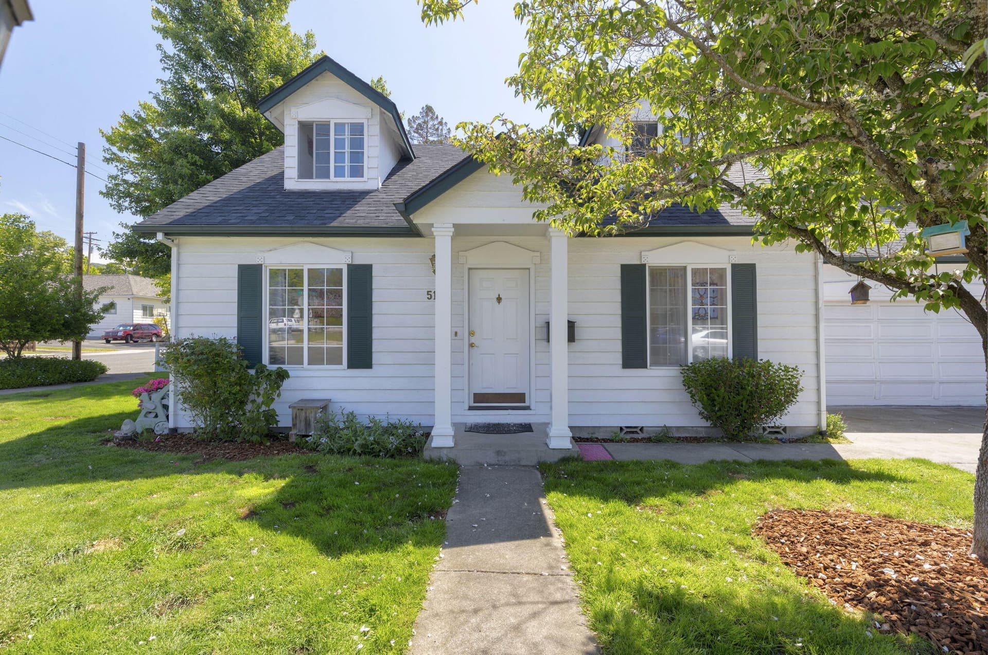 Front of house. Photo 1 of 37, 515 NW Dimmick Street, Grants Pass, OR 97526