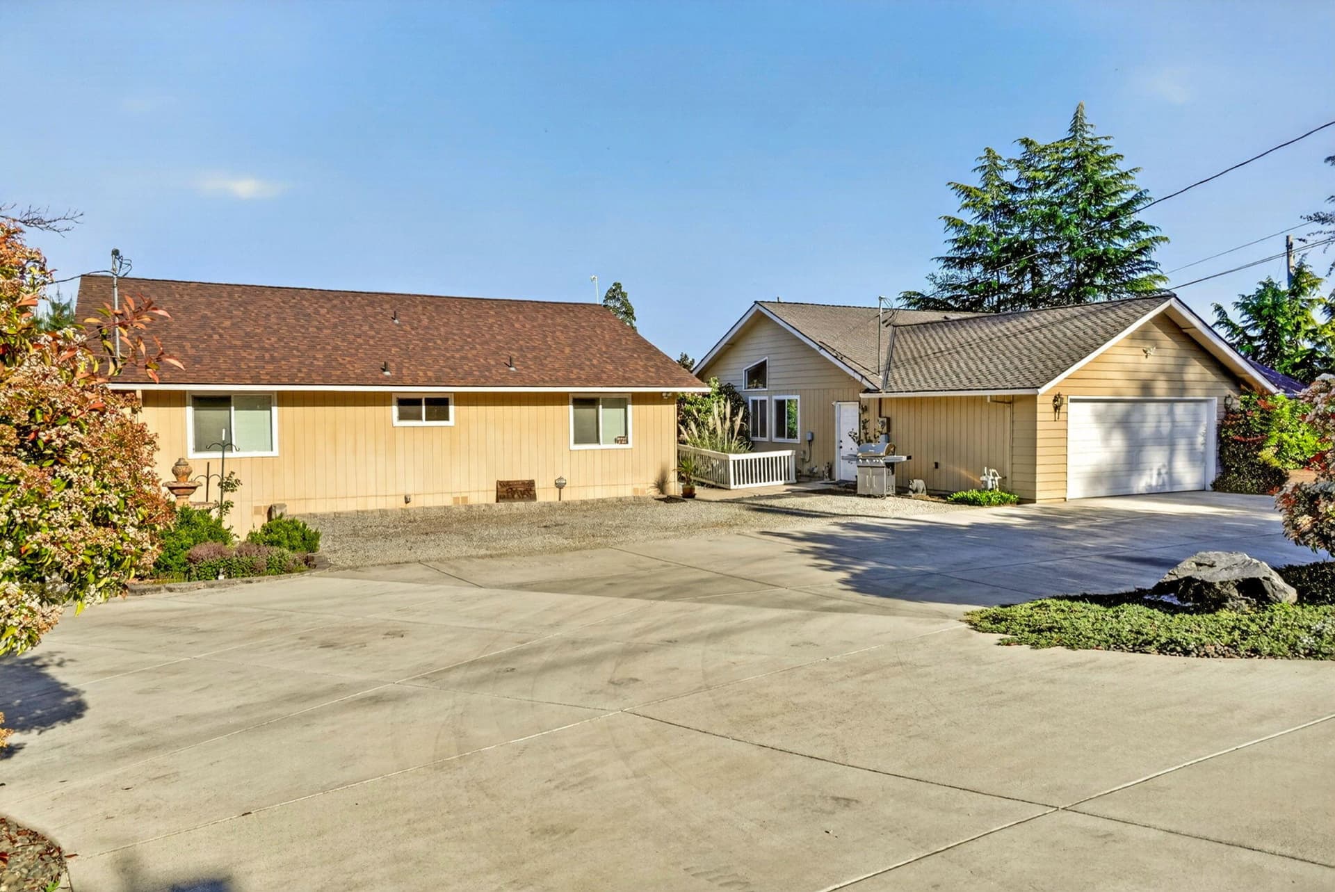 APX_3563. Photo 4 of 75, 2244 Hillside Drive, Medford, OR 97502