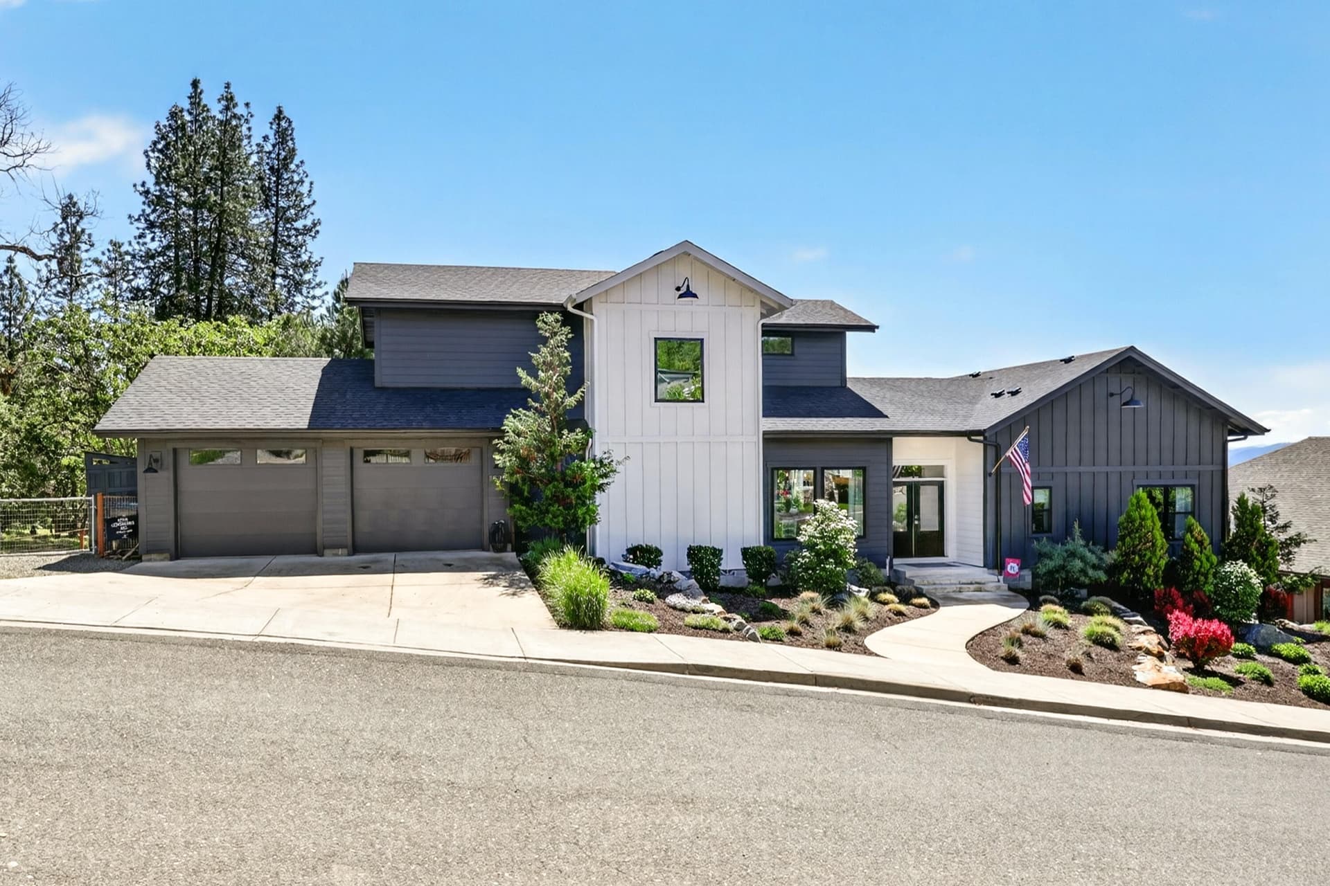 ApxNH00011. Photo 2 of 57, 1575 NE Noble Heights, Grants Pass, OR 97526