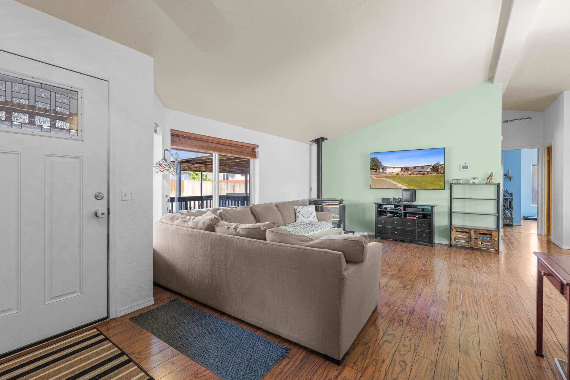 Entry. Photo 5 of 44, 605 SE Kinkade Road, Madras, OR 97741