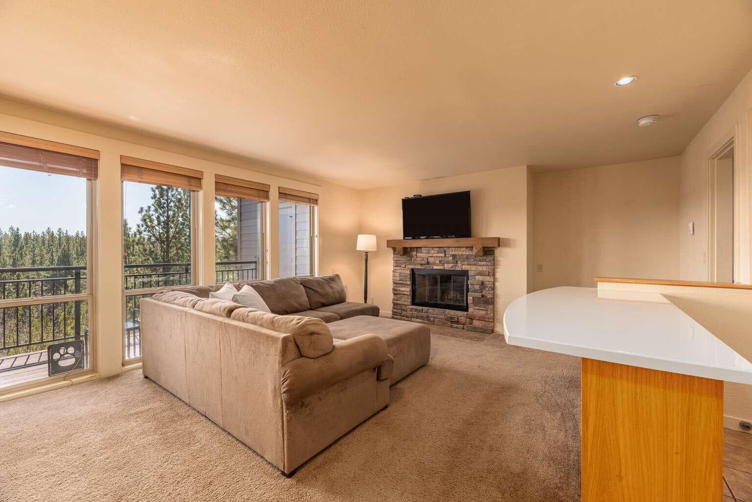 Durfee.2. Photo 2 of 6, 18575 SW Century Drive Unit 522, Bend, OR 97702
