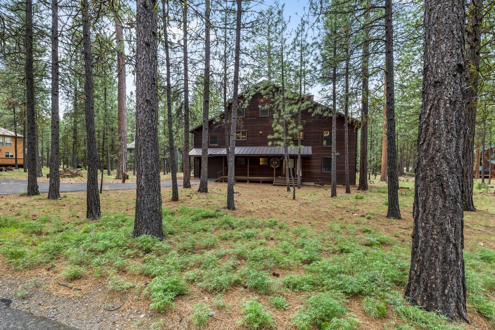 2026_05_01_70667_ponderosa_lane_bbr-1. Photo 1 of 49, 70667 Ponderosa Unit SM 143, Black Butte Ranch, OR 97759