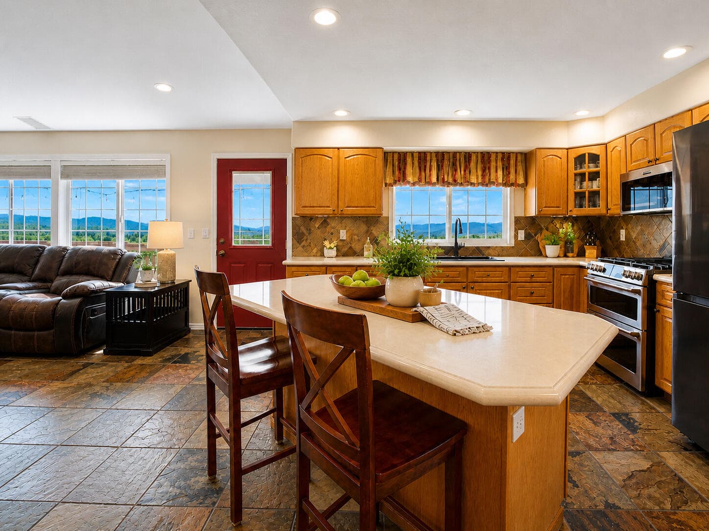 Beautiful Kitchen. Photo 4 of 50, 2212 Kimberly Drive, Klamath Falls, OR 97603