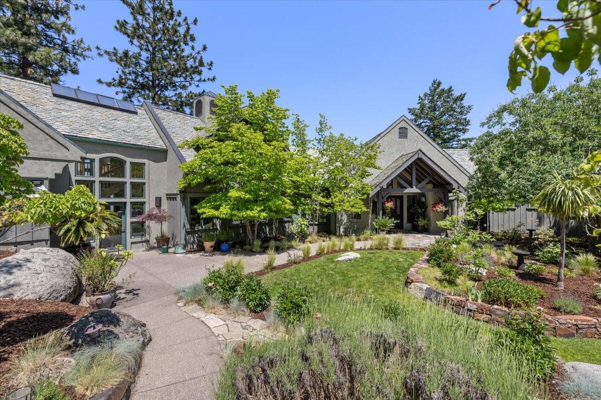 3. Photo 3 of 60, 500 Ashland Loop Road, Ashland, OR 97520