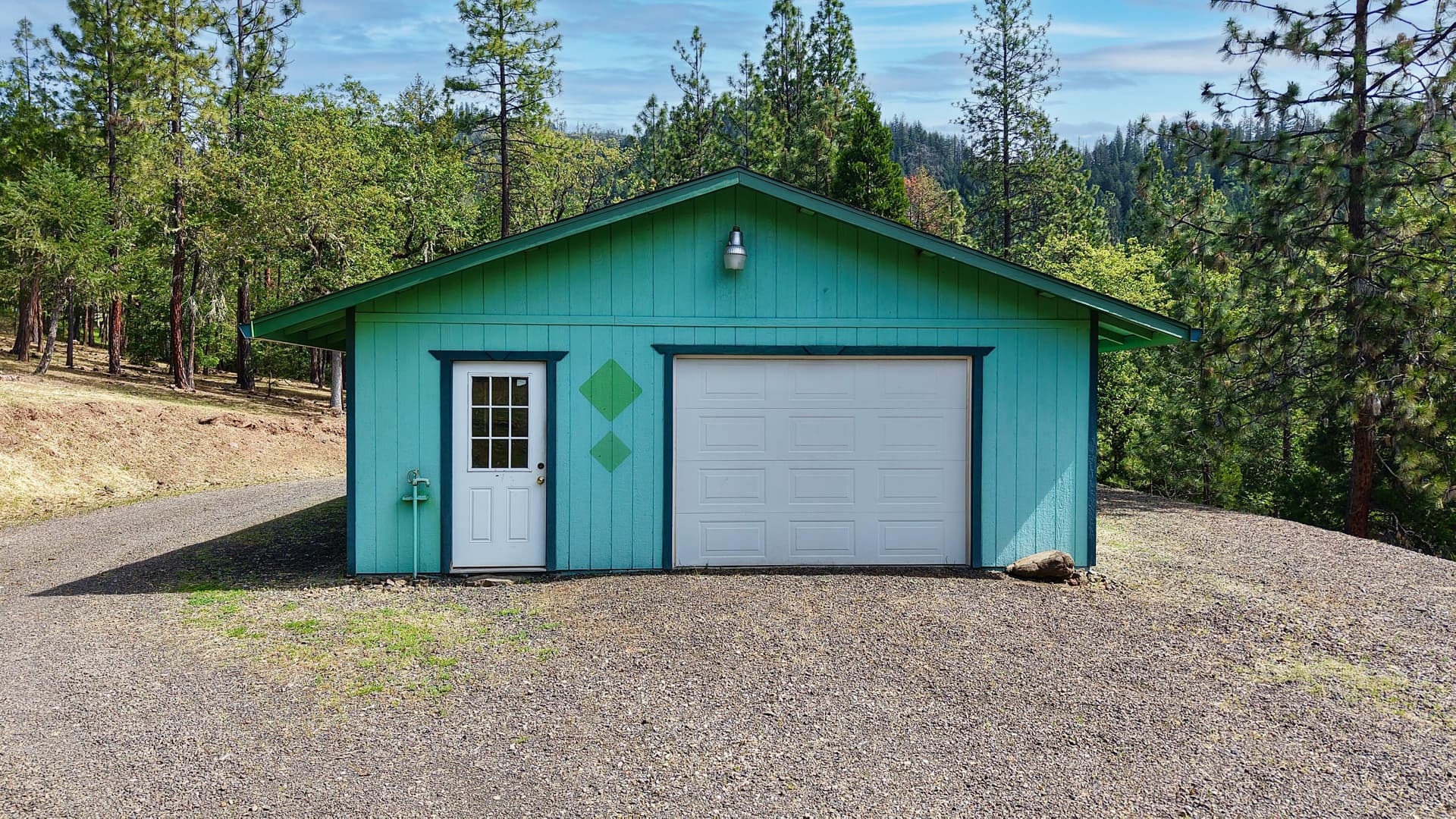 Shop. Photo 4 of 61, 204 Shipley Terrace, Prospect, OR 97536