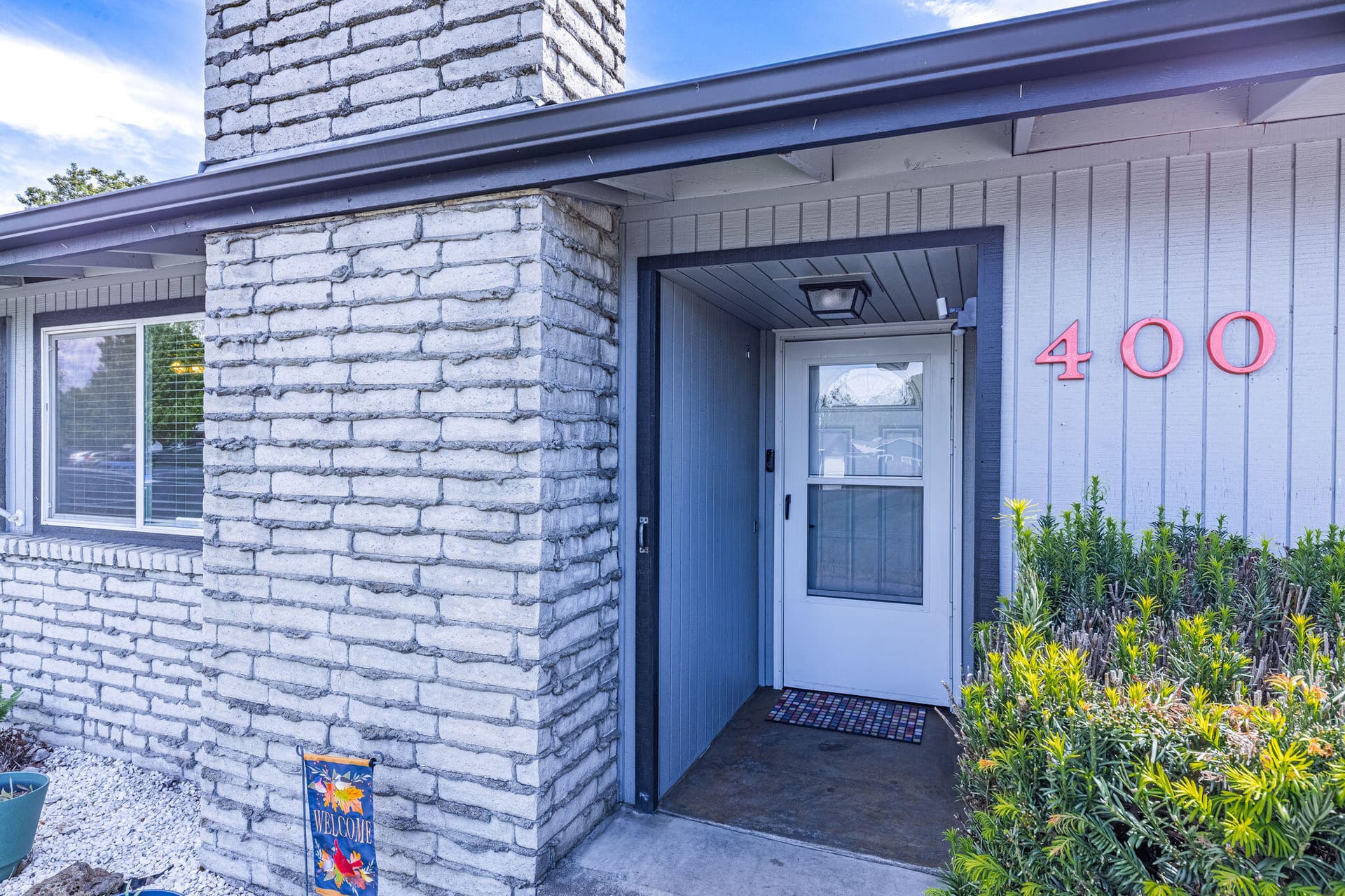 HD-15. Photo 2 of 39, 400 Morningside Street, Medford, OR 97501