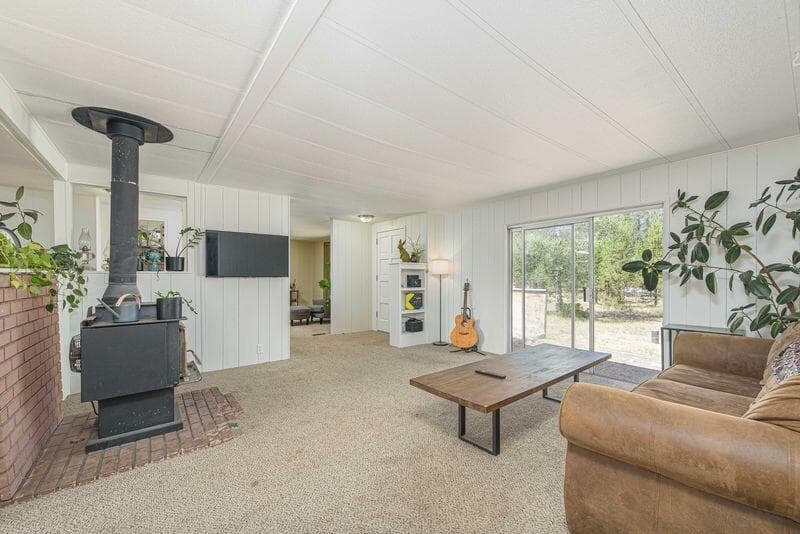 Open_LR. Photo 2 of 27, 149471 Midstate Road, La Pine, OR 97739
