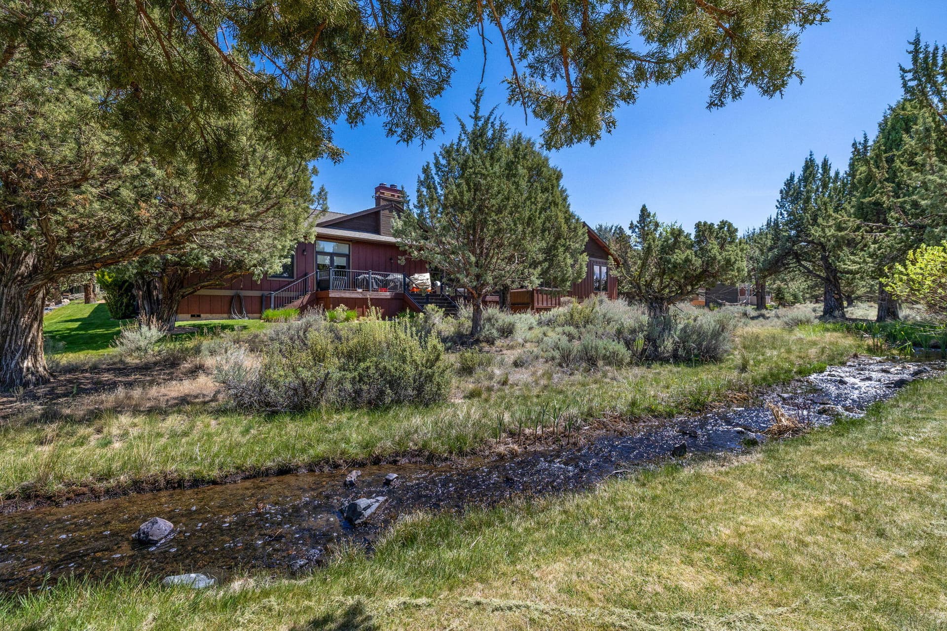 38. Photo 5 of 73, 1144 Highland View Loop, Redmond, OR 97756