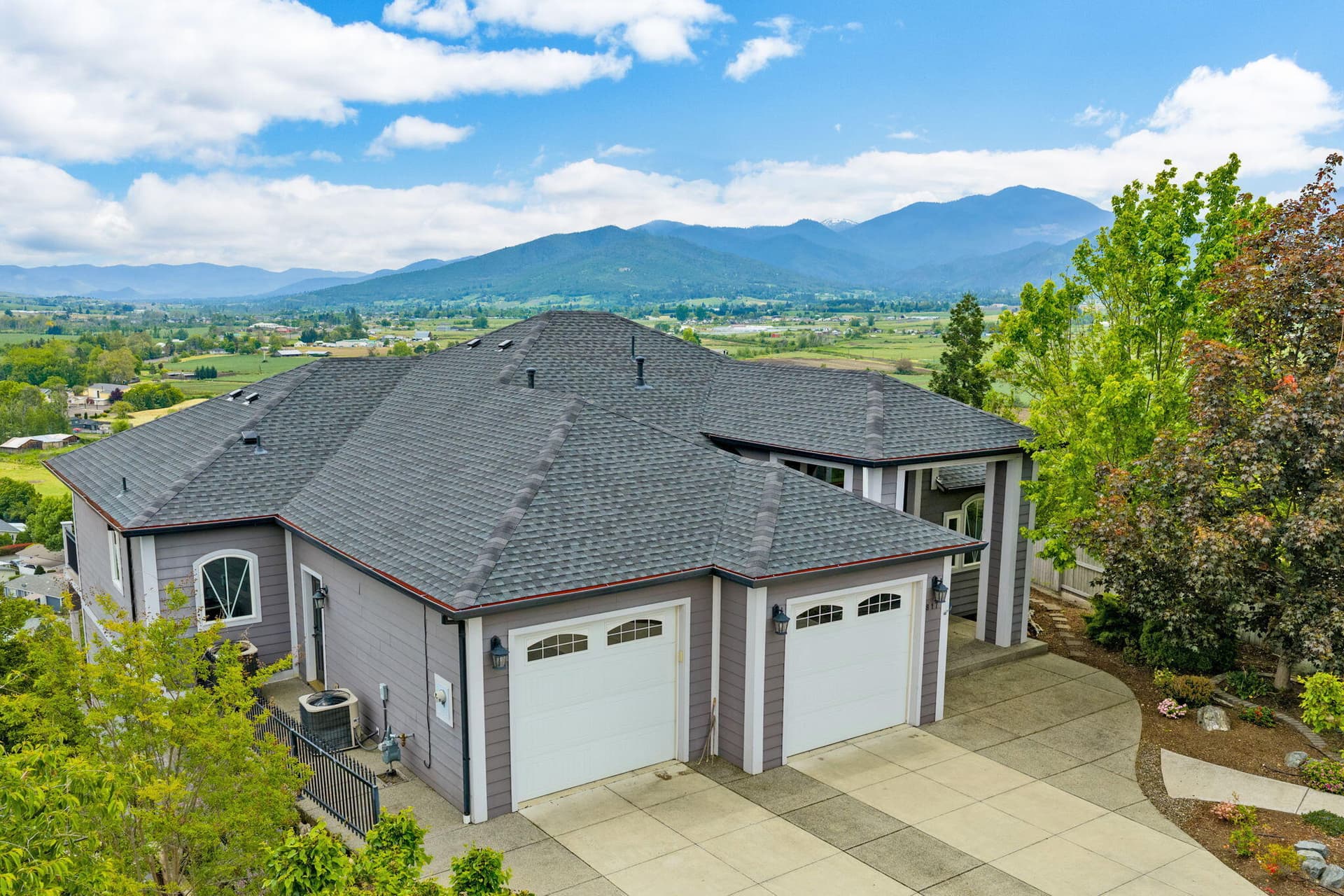 3. Photo 3 of 55, 817 Amerman Drive, Phoenix, OR 97535